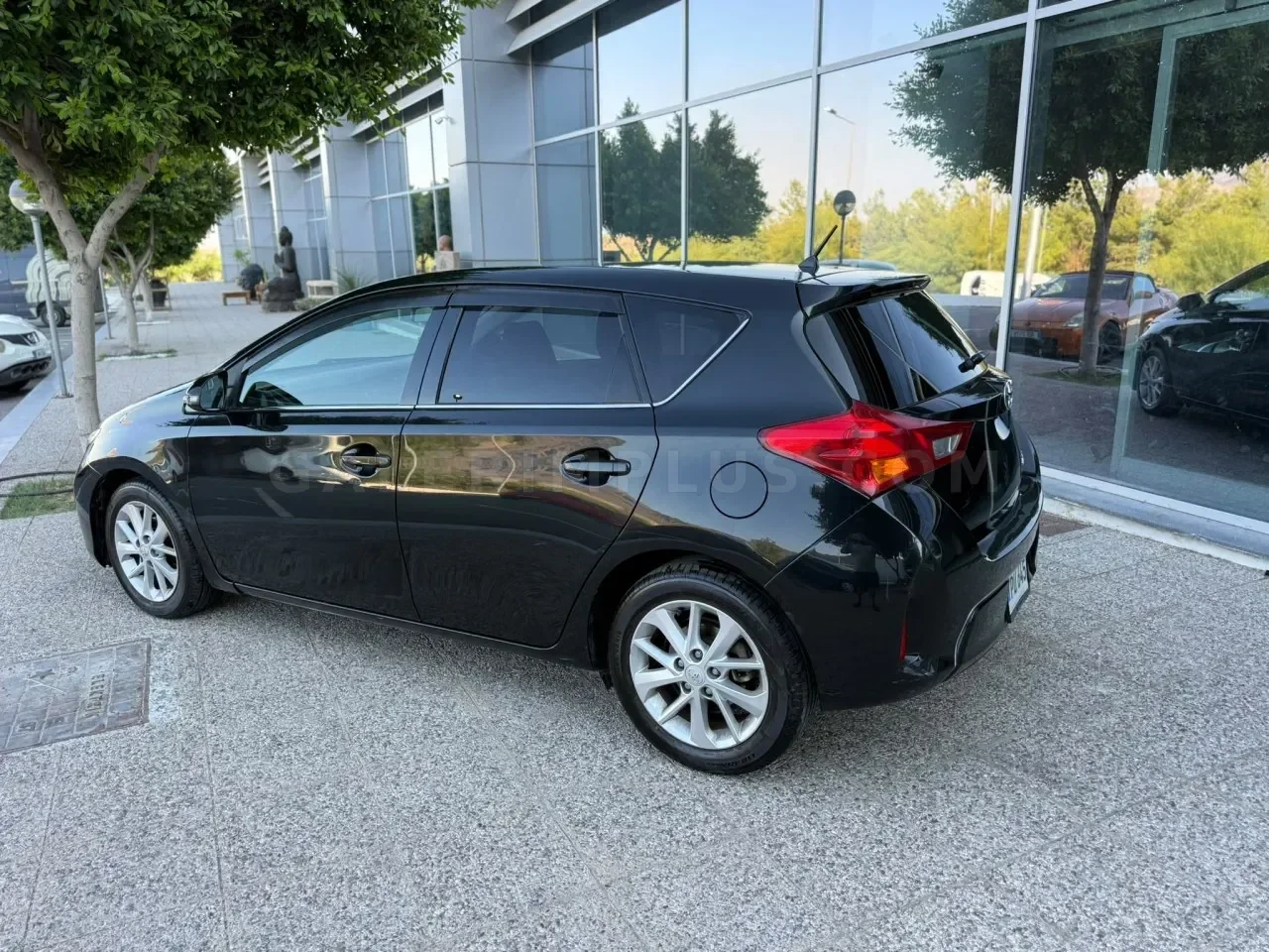 2013 Model Otomatik Toyota Auris 1.5 S Girne Satılık İkinci El | GalerimPlus - Thumbnail 6