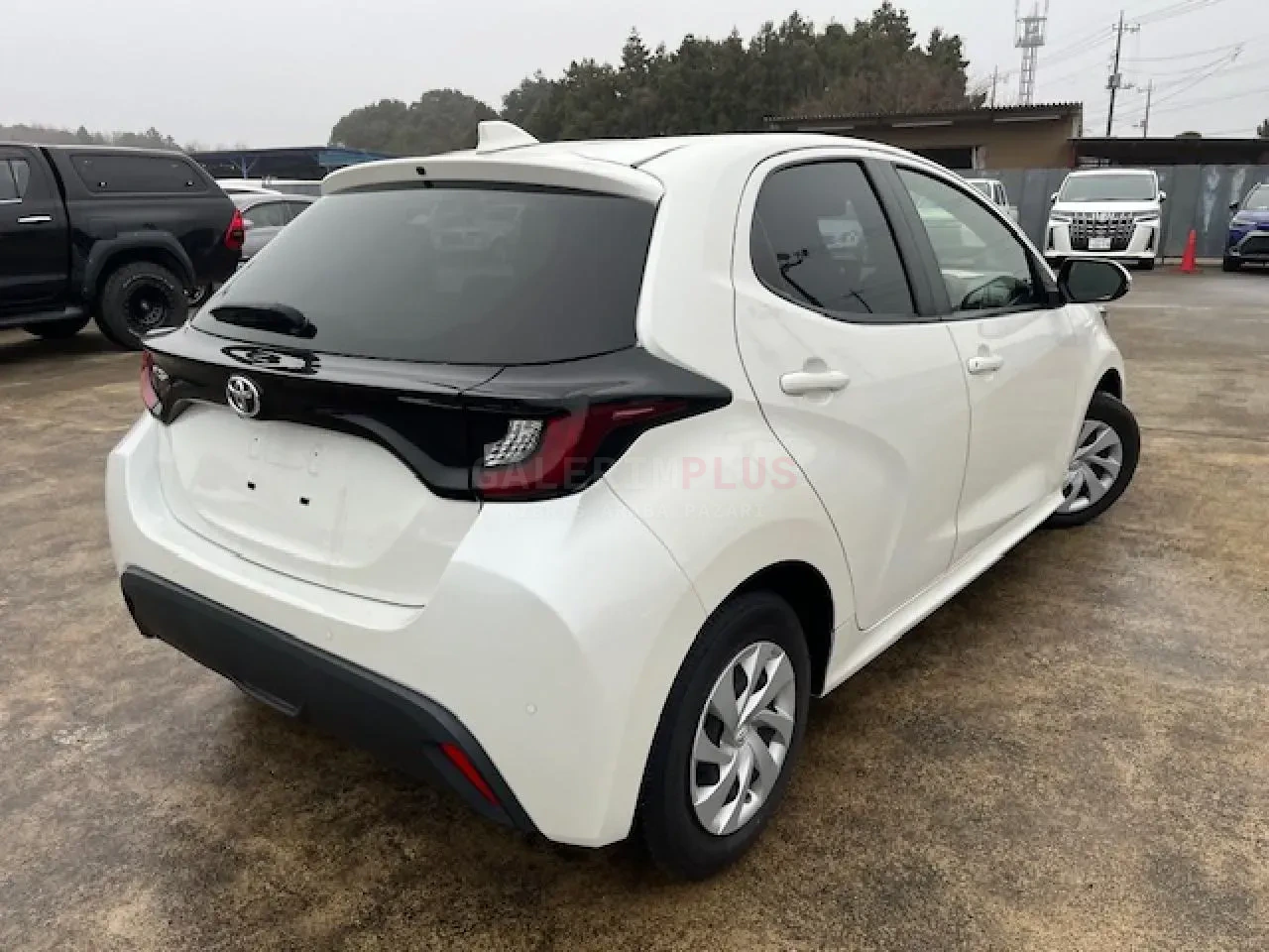 2022 Toyota Yaris 1.0 Lefke Satılık İkinci El | GalerimPlus - Thumbnail 3