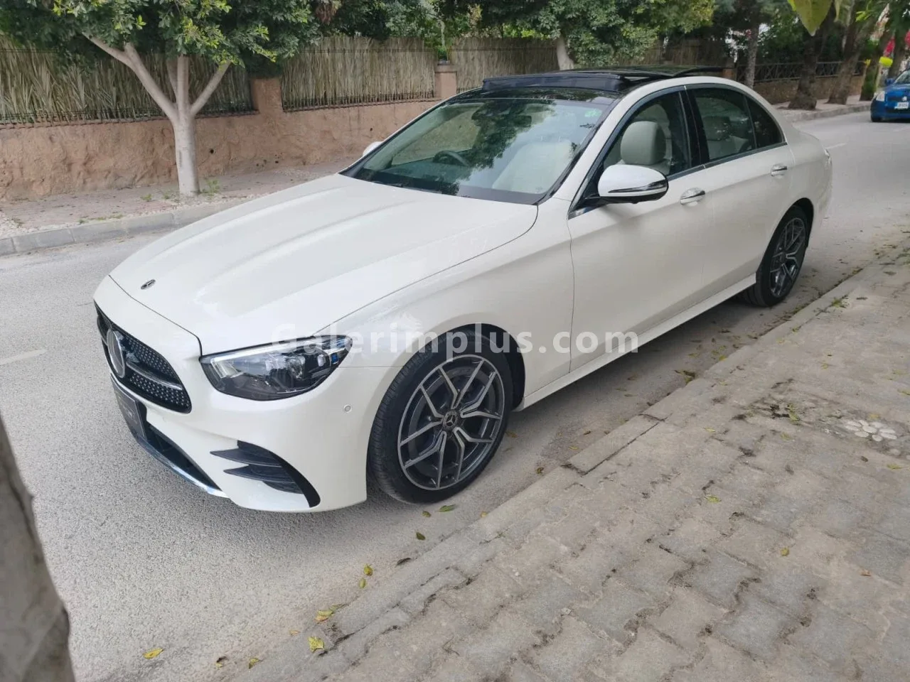 2021 Model Otomatik Mercedes-Benz E Serisi E 220 d Lefkoşa Satılık İkinci El | GalerimPlus - Thumbnail 4