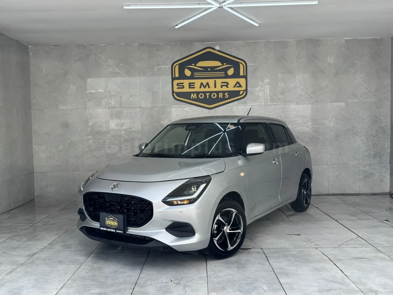 2024 Model Otomatik Suzuki Swift 1.2 Lefkoşa Satılık İkinci El | GalerimPlus - Fotoğraf 1