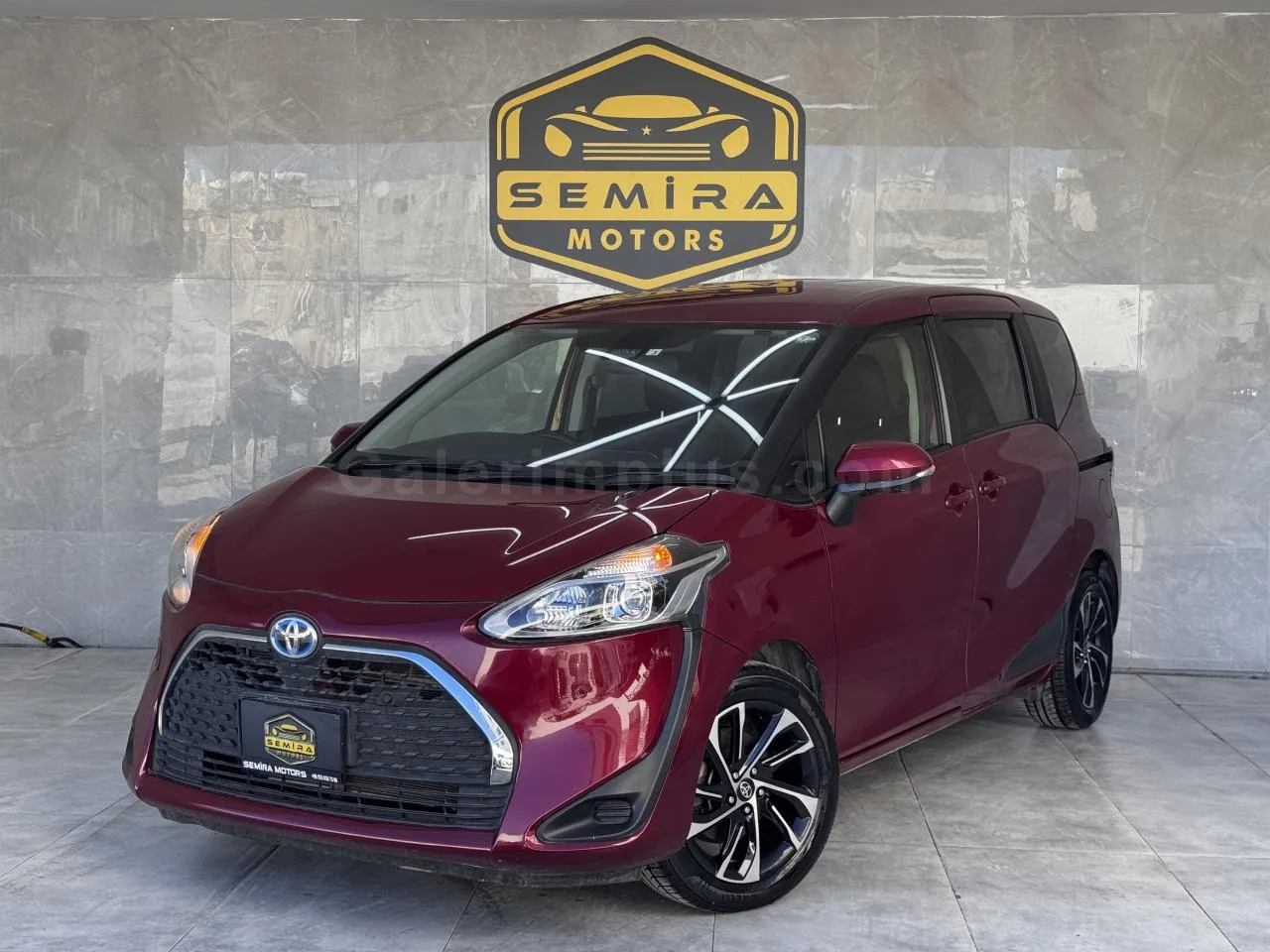 2022 Model Otomatik Toyota Sienta 1.5 Hybrid CVT Lefkoşa Satılık İkinci El | GalerimPlus - Fotoğraf 1