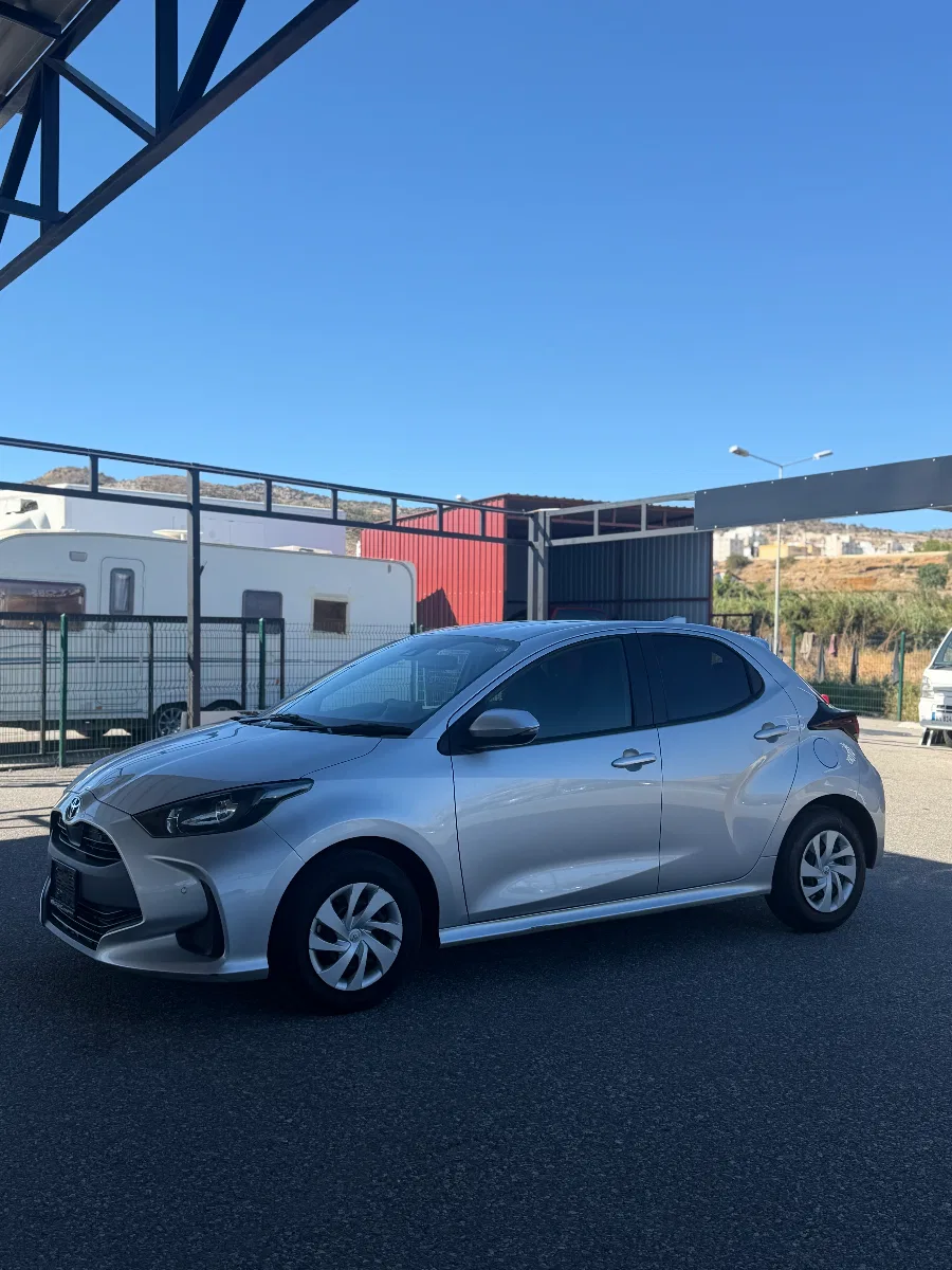2022 Toyota Yaris 1.5 Hybrid 1.5 Hybrid Lefke Satılık İkinci El | GalerimPlus - Thumbnail 3