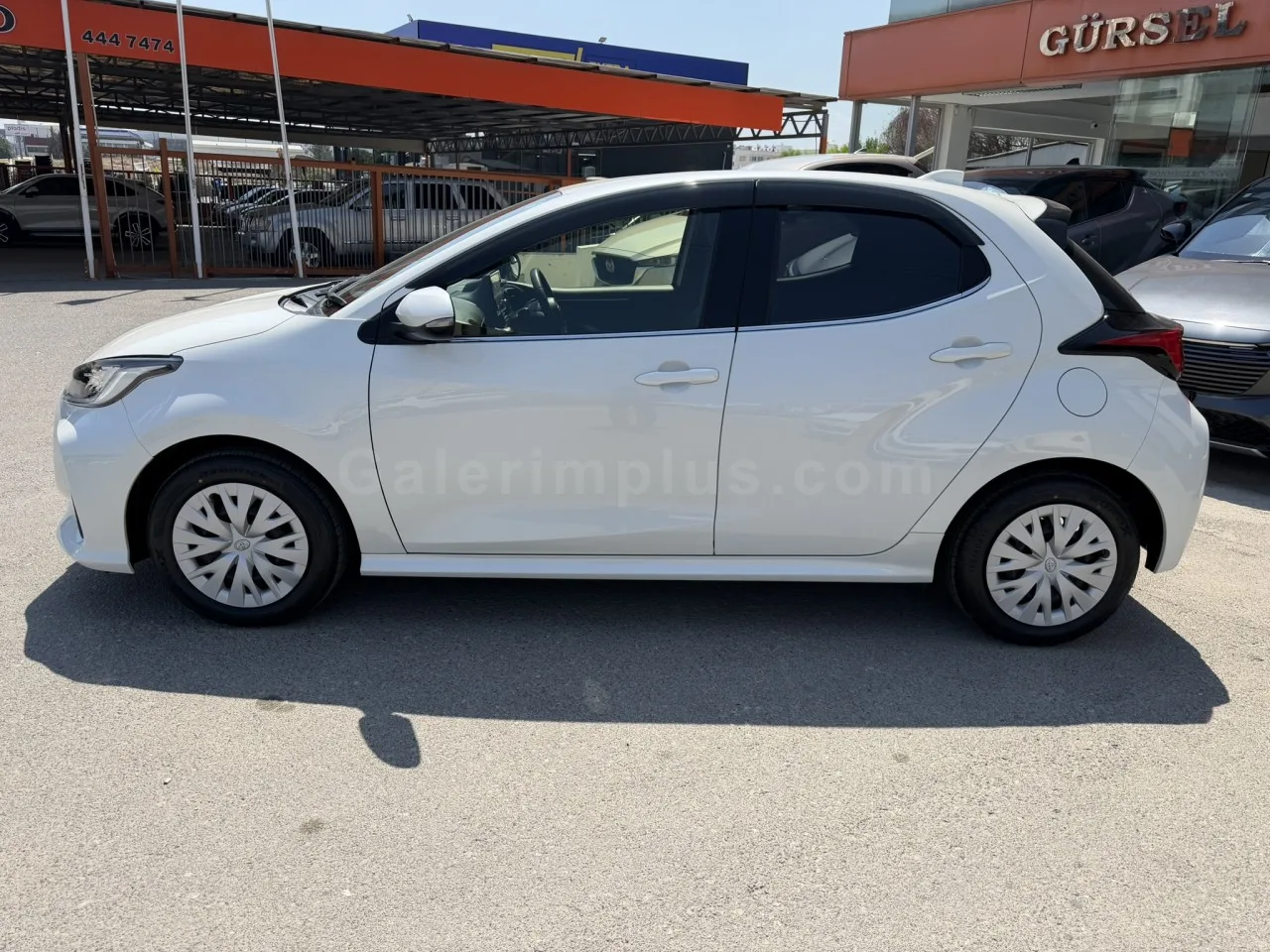 2022 Model Otomatik Toyota Yaris 1.5 Lefkoşa Satılık İkinci El | GalerimPlus - Thumbnail 2