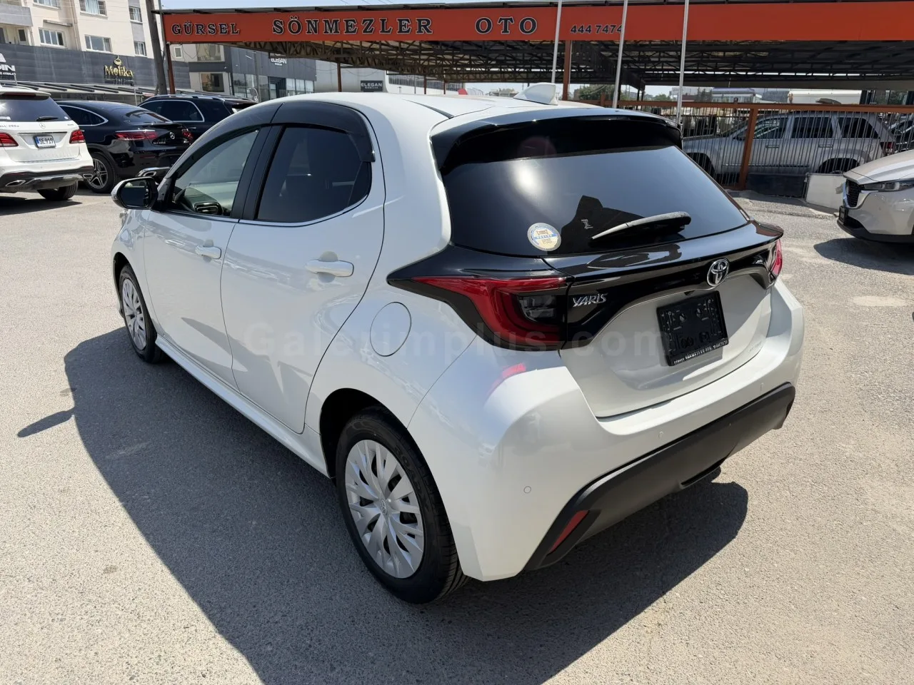 2022 Model Otomatik Toyota Yaris 1.5 Lefkoşa Satılık İkinci El | GalerimPlus - Thumbnail 3