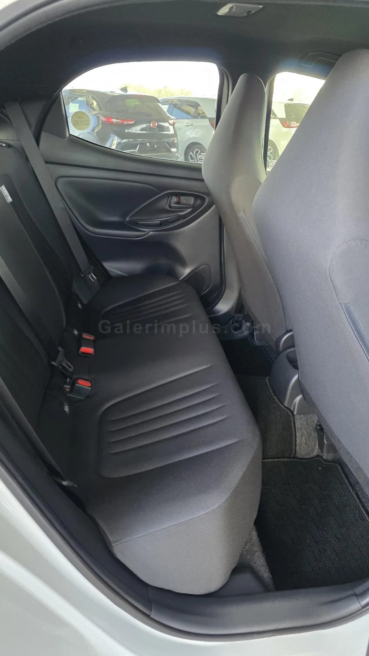 2023 Model Otomatik Toyota Yaris 1.5 Lefkoşa Satılık İkinci El | GalerimPlus - Thumbnail 6
