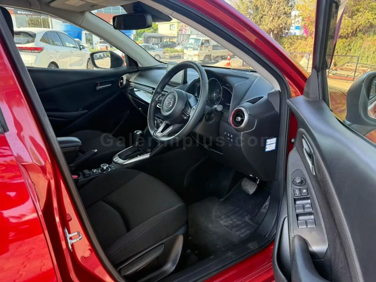 2021 Model Otomatik Mazda 2 1.5 Girne Satılık İkinci El | GalerimPlus - Thumbnail 6