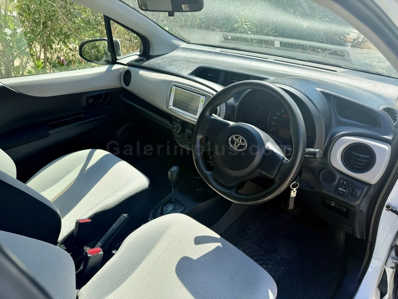 2011 Model Otomatik Toyota Vitz Lefkoşa Satılık İkinci El | GalerimPlus - Thumbnail 3