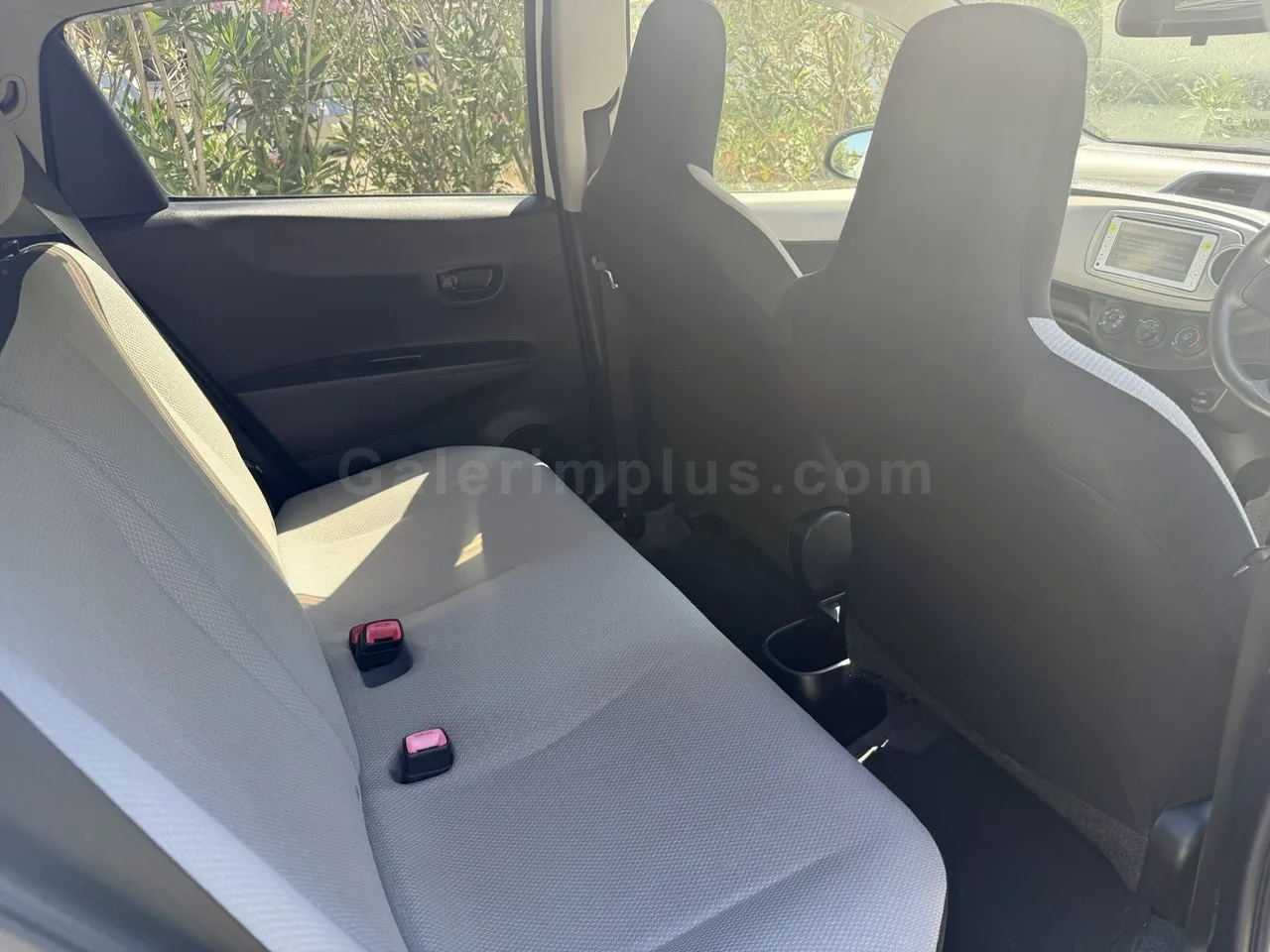 2011 Model Otomatik Toyota Vitz Lefkoşa Satılık İkinci El | GalerimPlus - Thumbnail 4