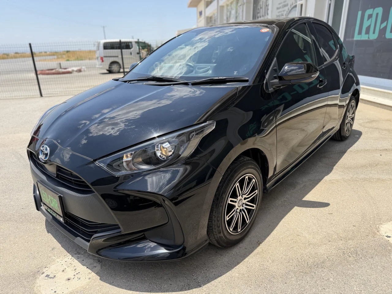 2023 Model Otomatik Toyota Yaris 1.5 Hybrid İskele Satılık İkinci El | GalerimPlus - Thumbnail 4