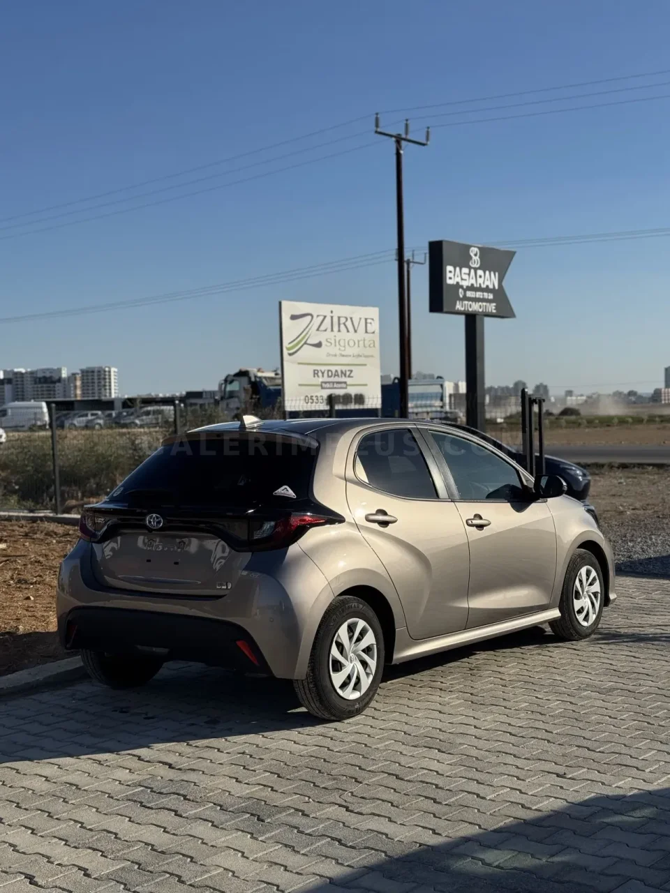 2021 Toyota Yaris 1.5 Hybrid İskele Satılık İkinci El | GalerimPlus - Thumbnail 3