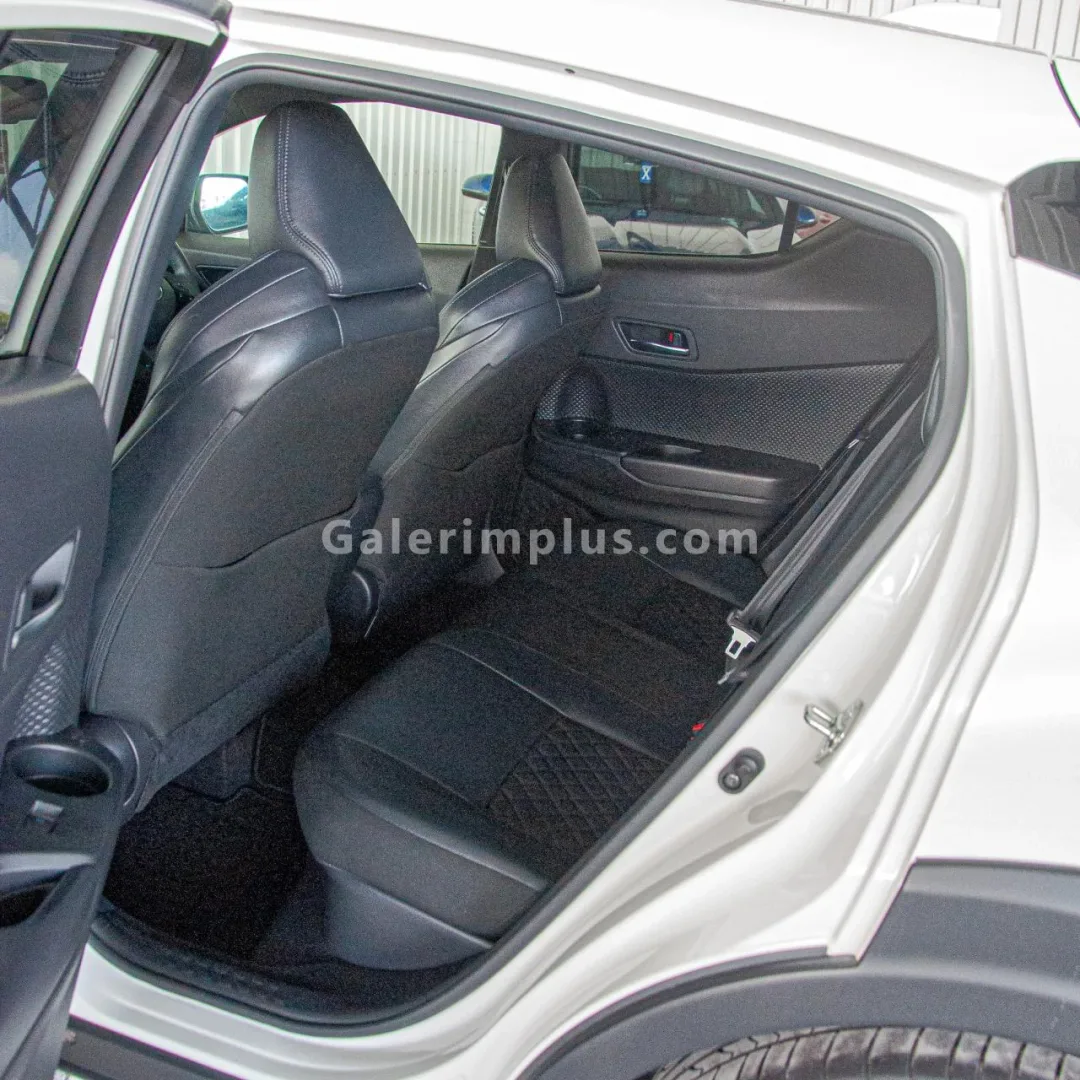 2022 Model Otomatik Toyota C-HR 1.8 Hybrid Girne Satılık İkinci El | GalerimPlus - Thumbnail 6