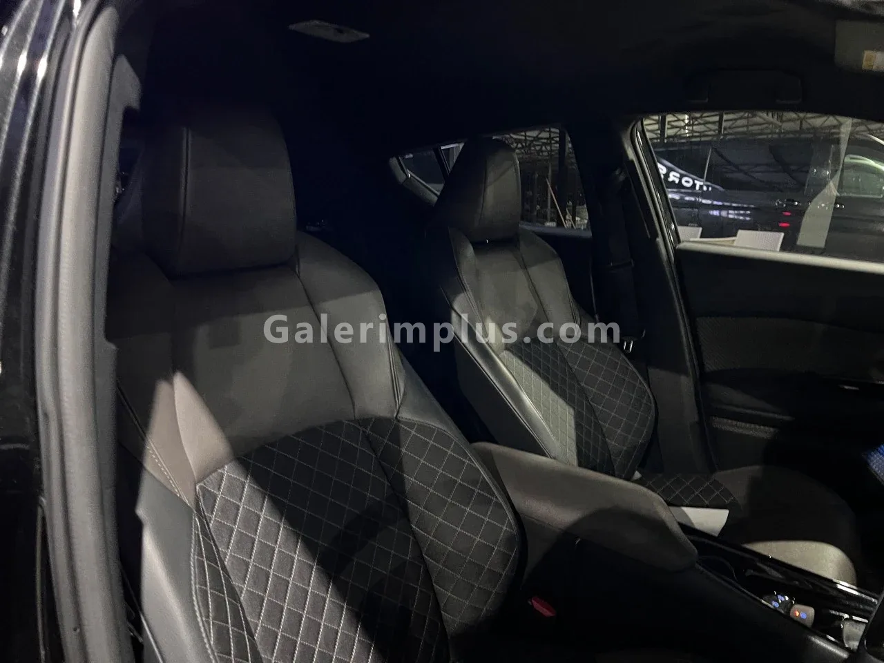 2022 Model Otomatik Toyota C-HR 1.8 Hybrid Gazimağusa Satılık İkinci El | GalerimPlus - Thumbnail 7