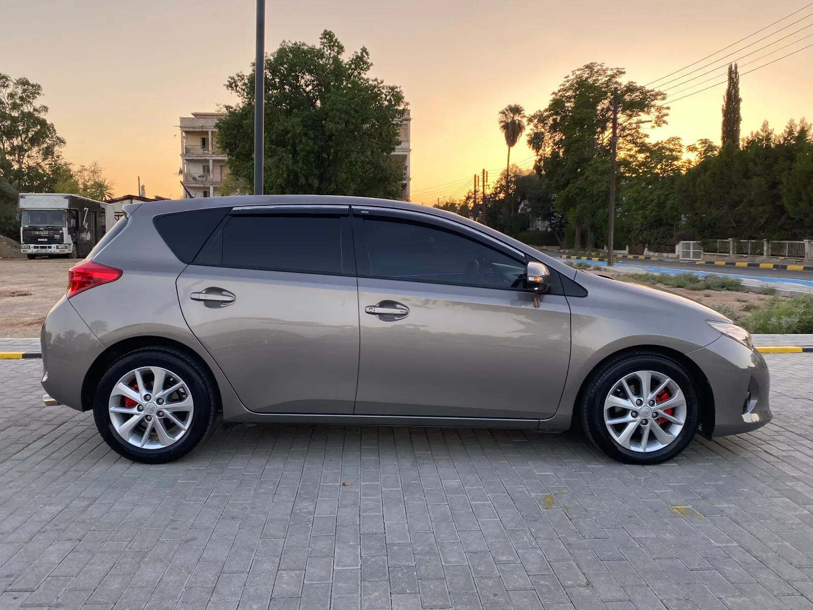 2014 Toyota Auris 1.5 1.5 1.5 Lefkoşa Satılık İkinci El | GalerimPlus - Thumbnail 3