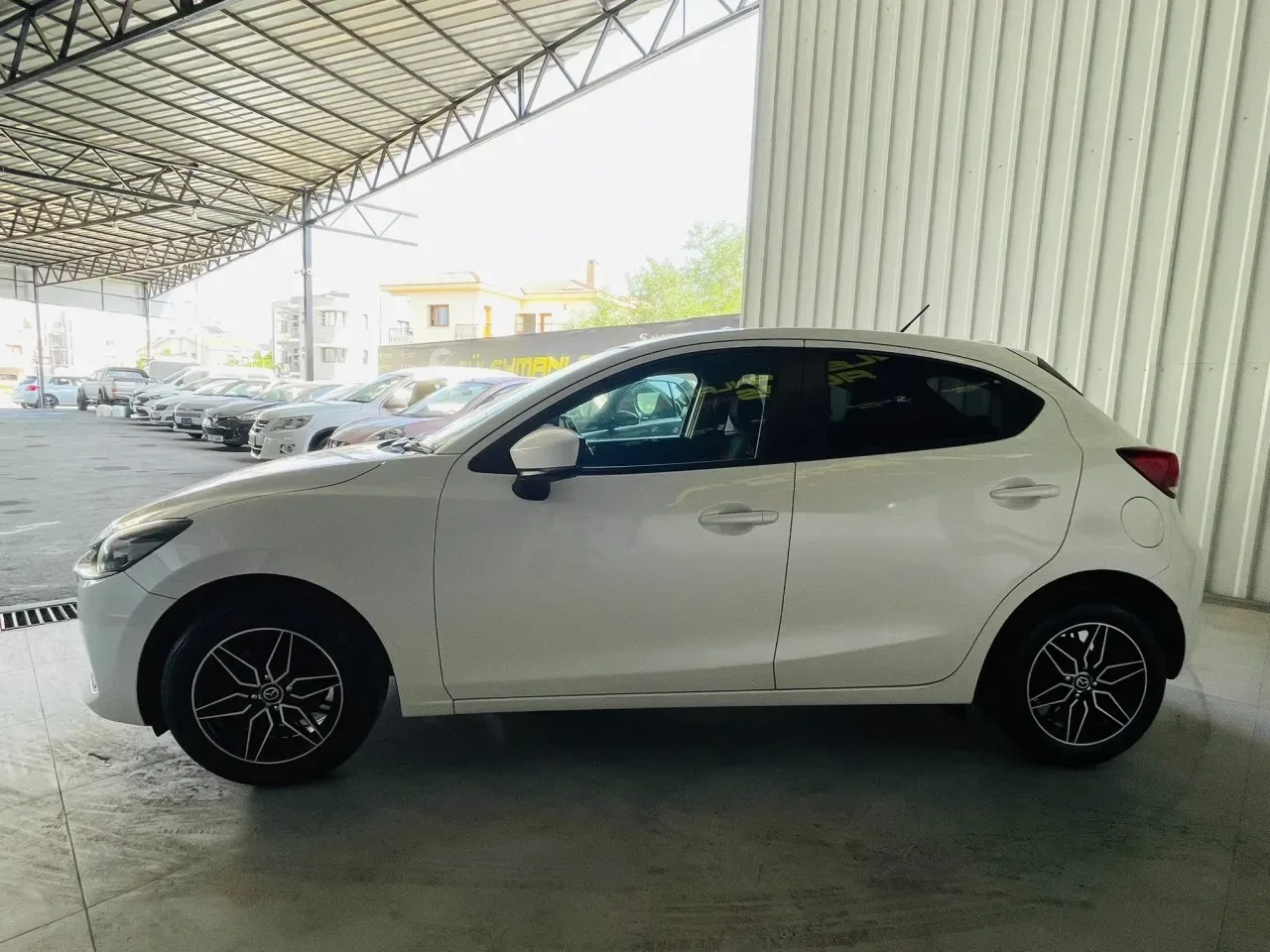 2022 Mazda Mazda 2 1.5 Sky-G Lefkoşa Satılık İkinci El | GalerimPlus - Thumbnail 4
