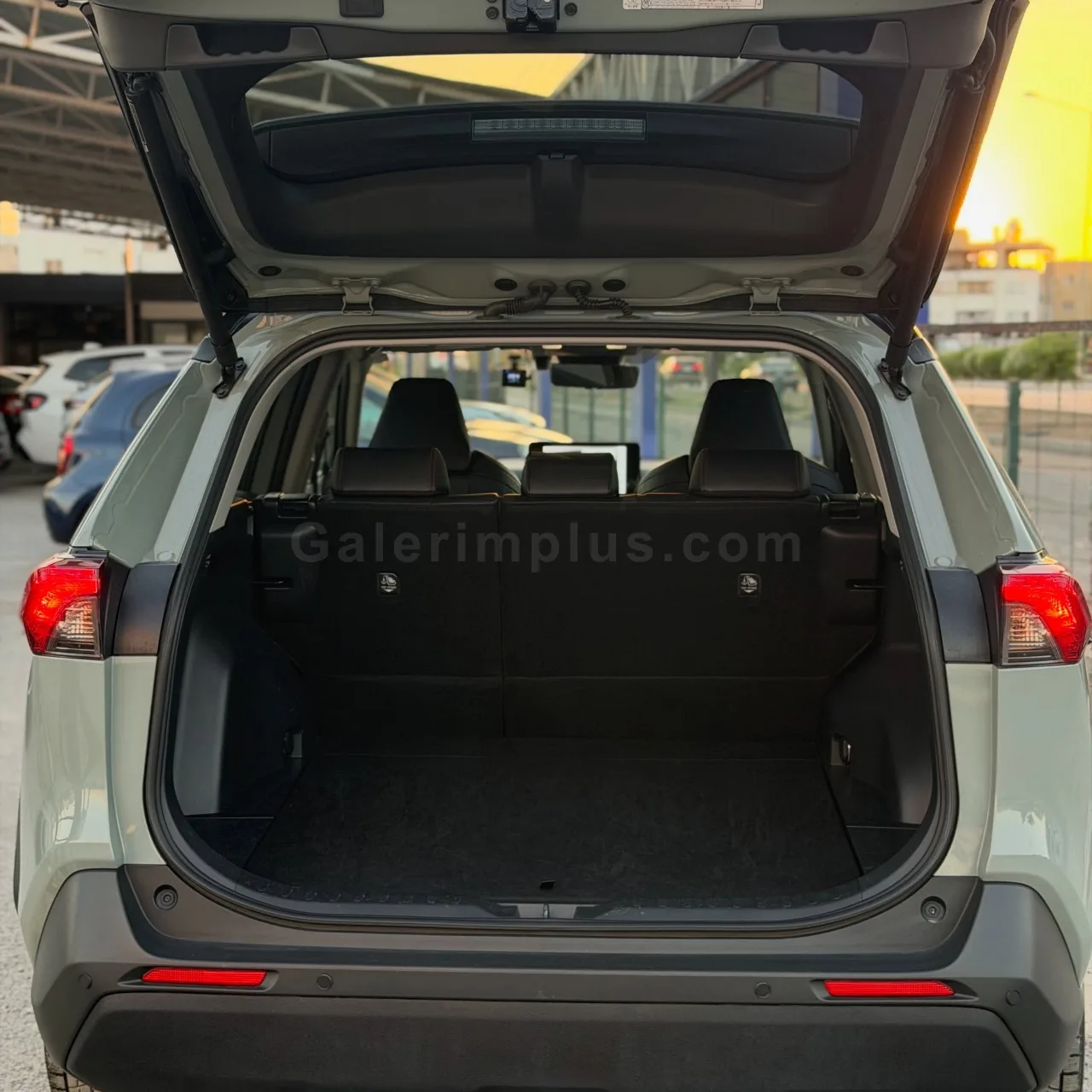 2024 Model Otomatik Toyota RAV4 2.0 Lefkoşa Satılık İkinci El | GalerimPlus - Thumbnail 7
