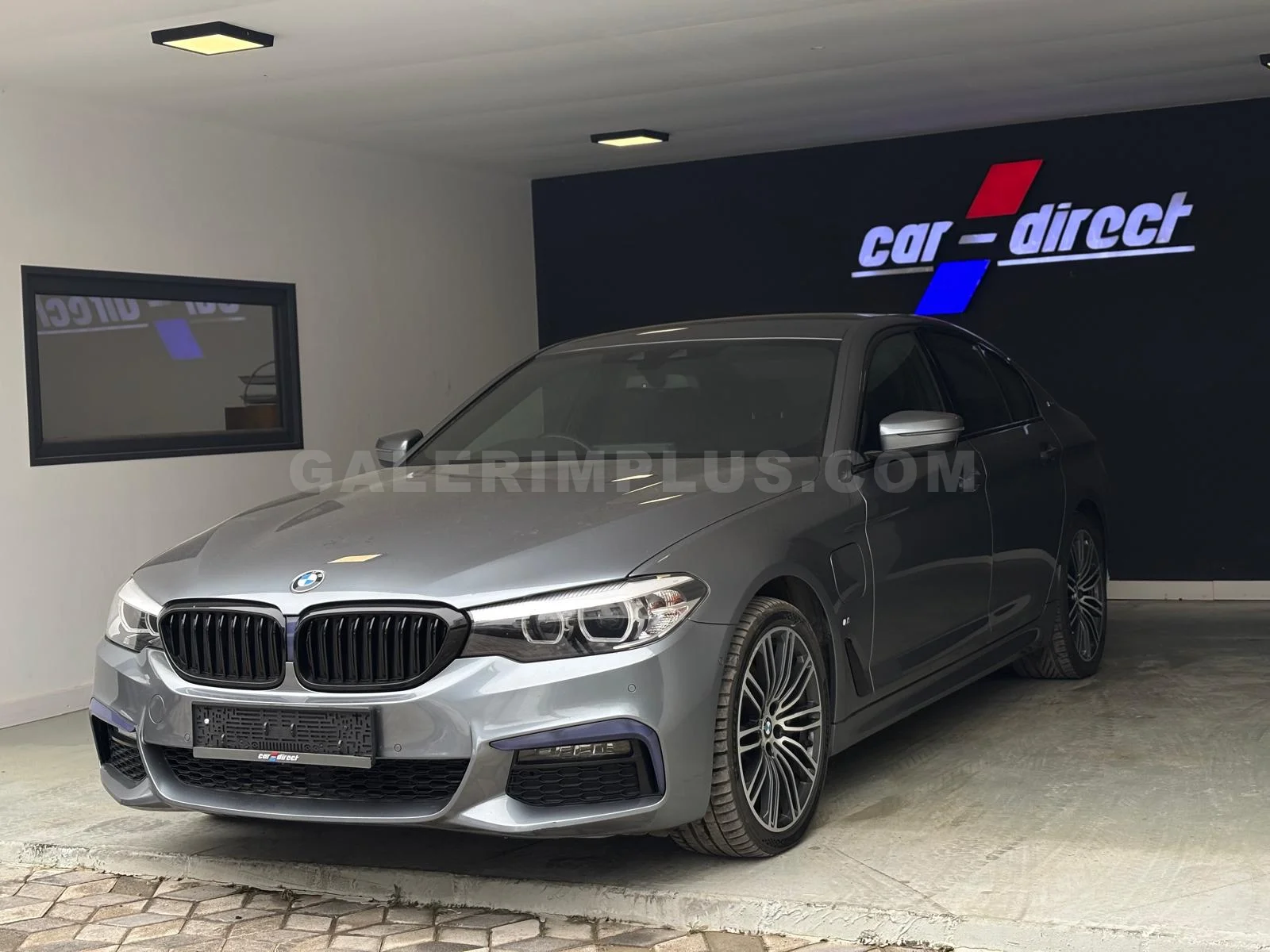 2018 BMW 5 Serisi 530e - Fotoğraf 1