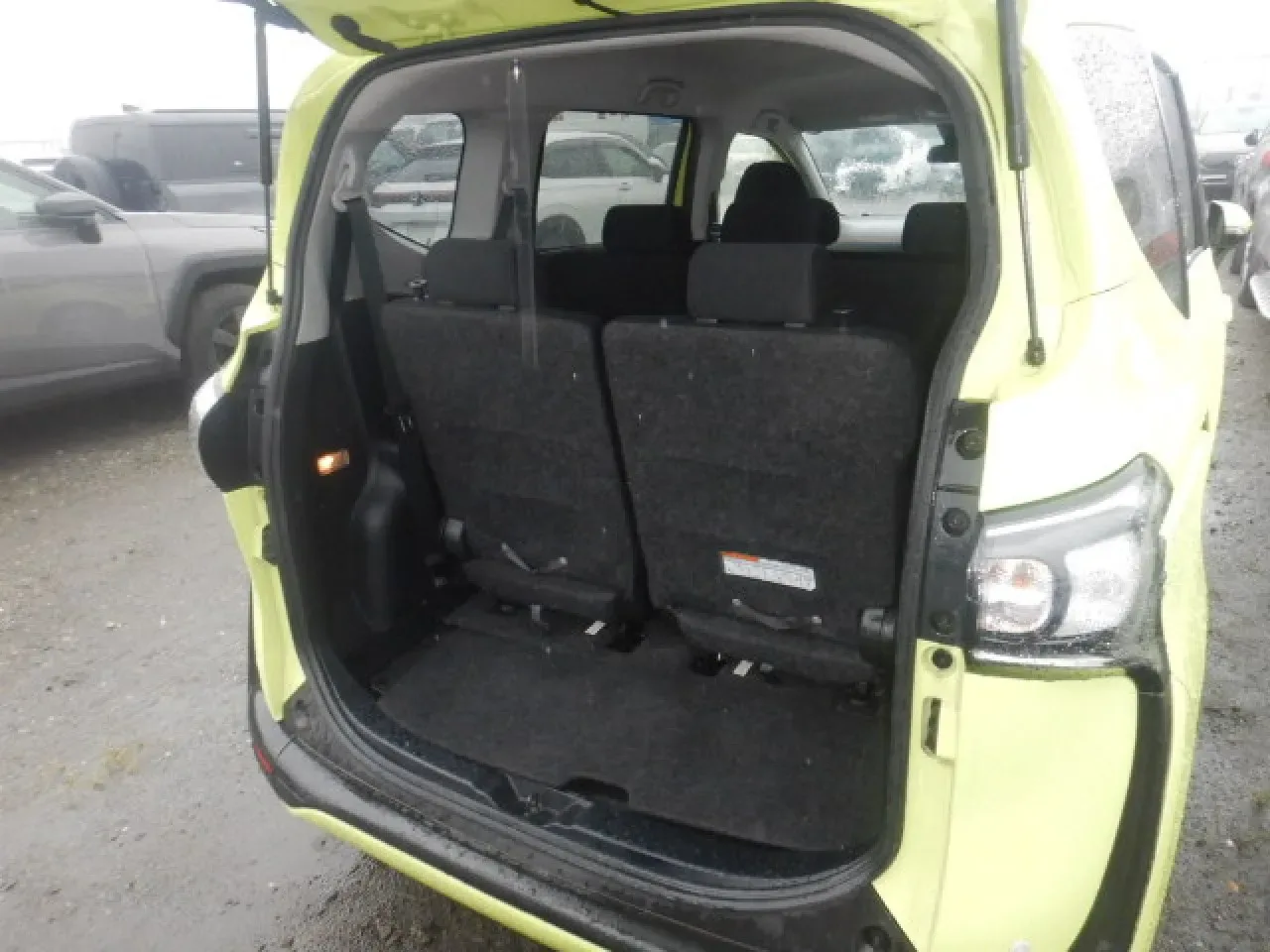 2022 Toyota Sienta Sienta 1.5 CVT-i Lefkoşa Satılık İkinci El | GalerimPlus - Thumbnail 8