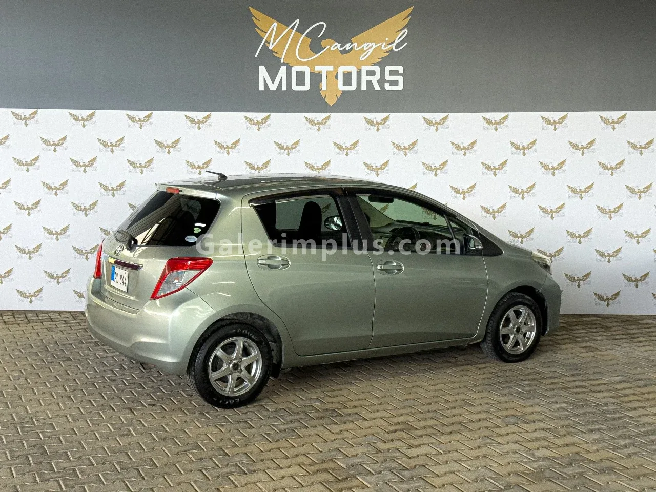 2012 Model Otomatik Toyota Vitz 1.3 Girne Satılık İkinci El | GalerimPlus - Thumbnail 3