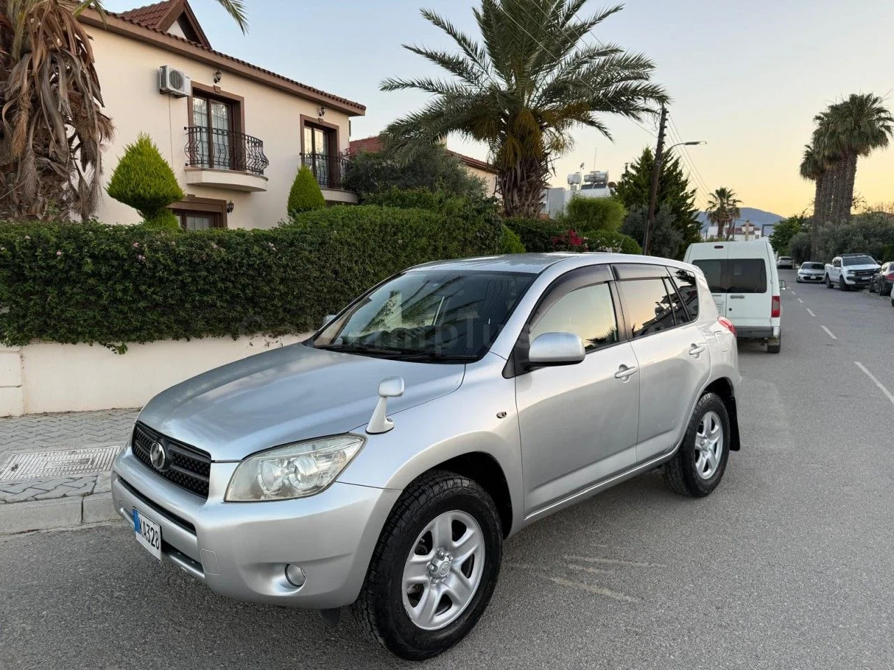 2006 Model Otomatik Toyota RAV4 2.0 Lefkoşa Satılık İkinci El | GalerimPlus - Fotoğraf 1