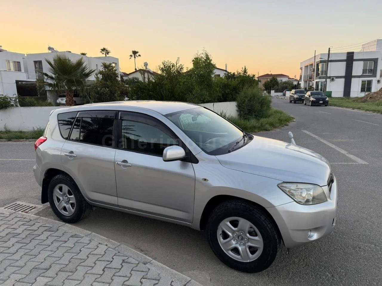 2006 Model Otomatik Toyota RAV4 2.0 Lefkoşa Satılık İkinci El | GalerimPlus - Thumbnail 3
