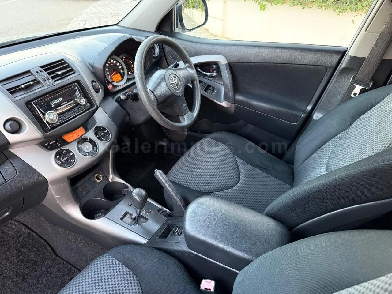 2006 Model Otomatik Toyota RAV4 2.0 Lefkoşa Satılık İkinci El | GalerimPlus - Thumbnail 7