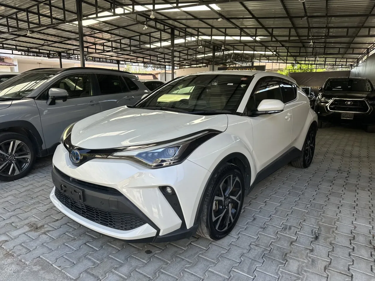 2022 Toyota C-HR 1.8 Hybrid 1.8 Hybrid Lefke Satılık İkinci El | GalerimPlus - Thumbnail 2