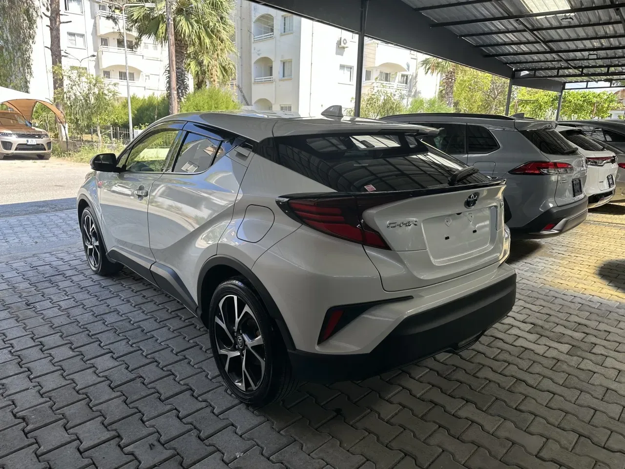 2022 Toyota C-HR 1.8 Hybrid 1.8 Hybrid Lefke Satılık İkinci El | GalerimPlus - Thumbnail 3
