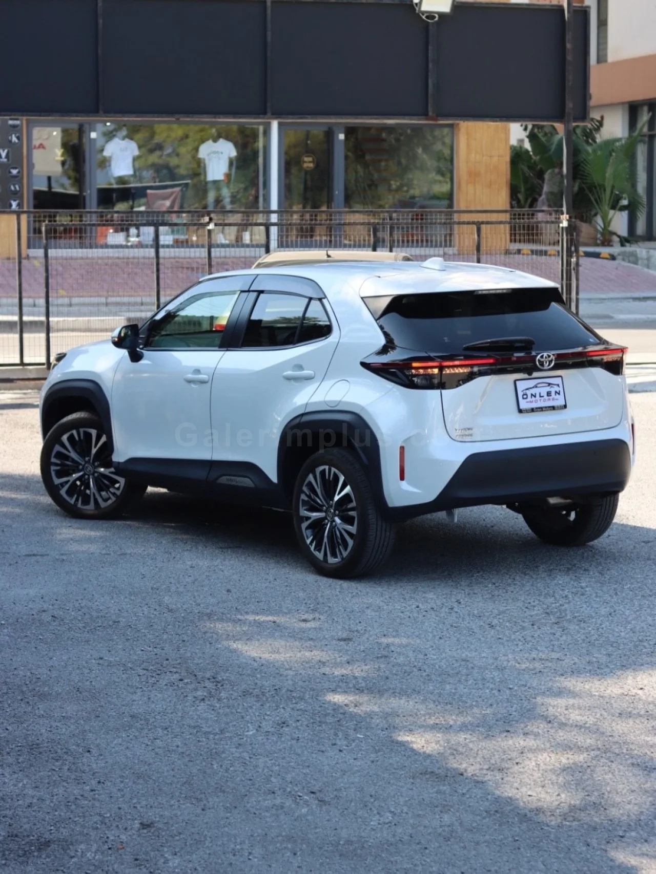 2024 Model Otomatik Toyota Yaris Cross Girne Satılık İkinci El | GalerimPlus - Thumbnail 4