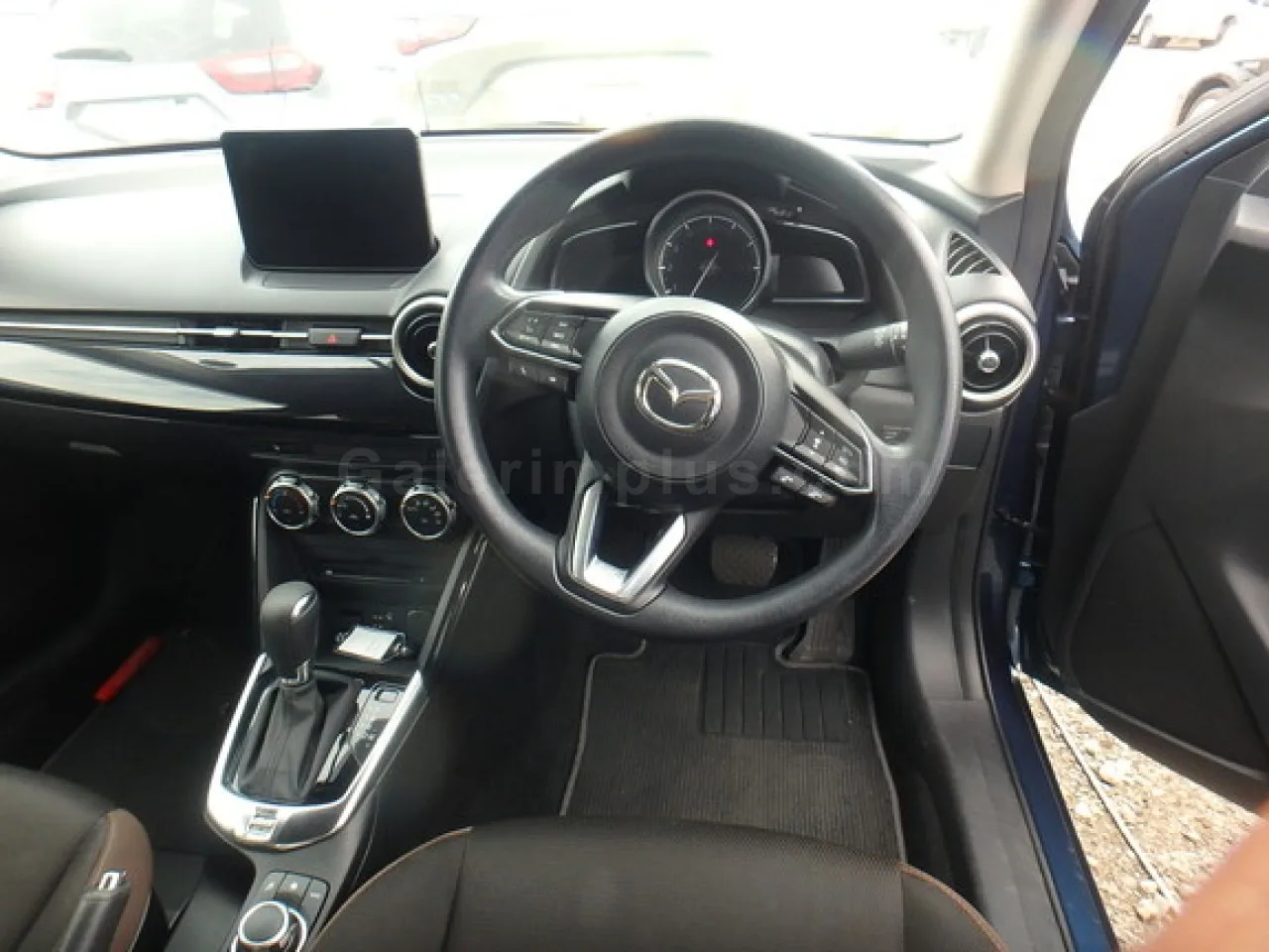 2023 Model Otomatik Mazda 2 1.5 Sky-G Gazimağusa Satılık İkinci El | GalerimPlus - Thumbnail 4