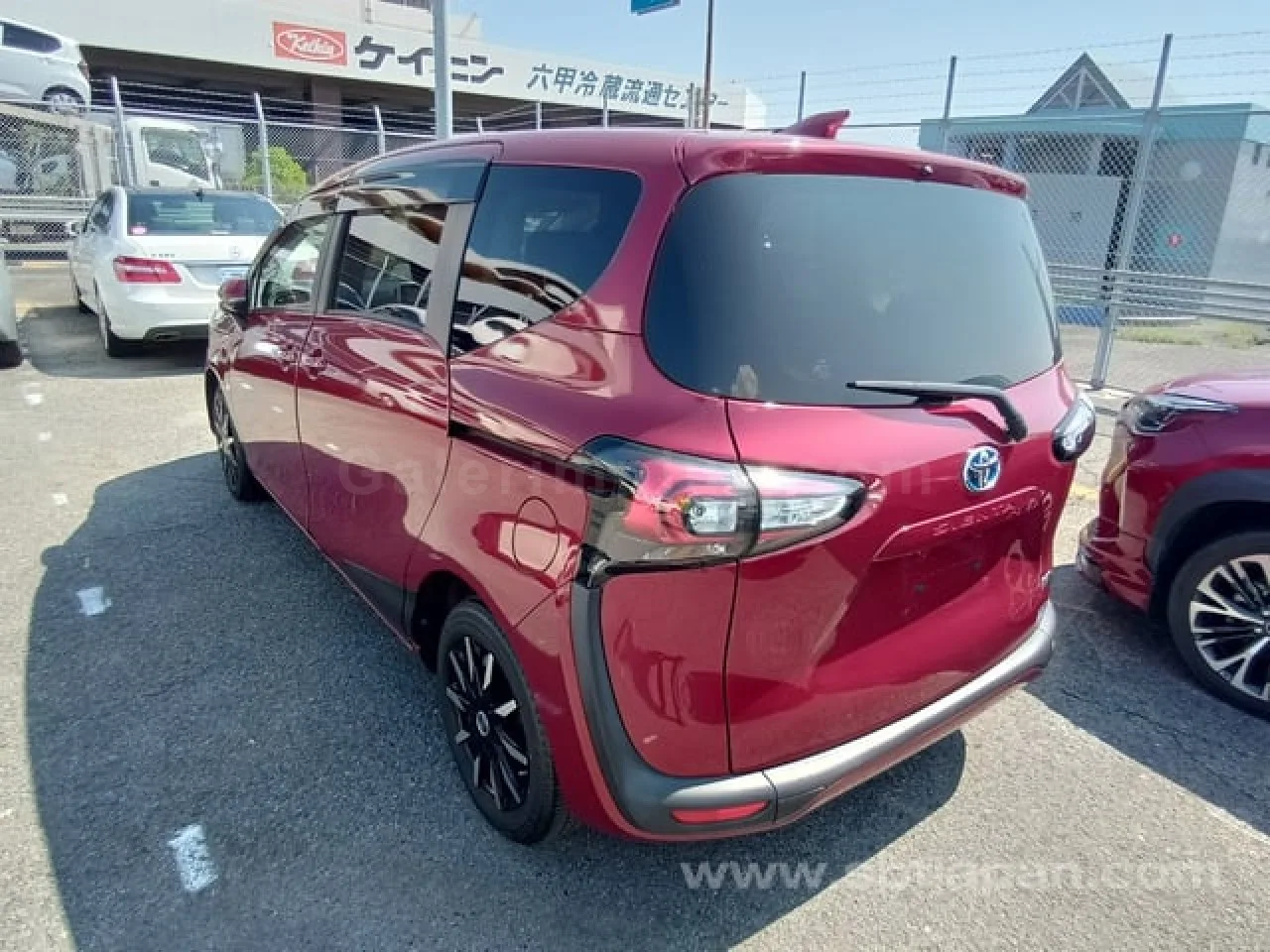 2022 Model Otomatik Toyota Sienta 1.5 Hybrid CVT Gazimağusa Satılık İkinci El | GalerimPlus - Thumbnail 3