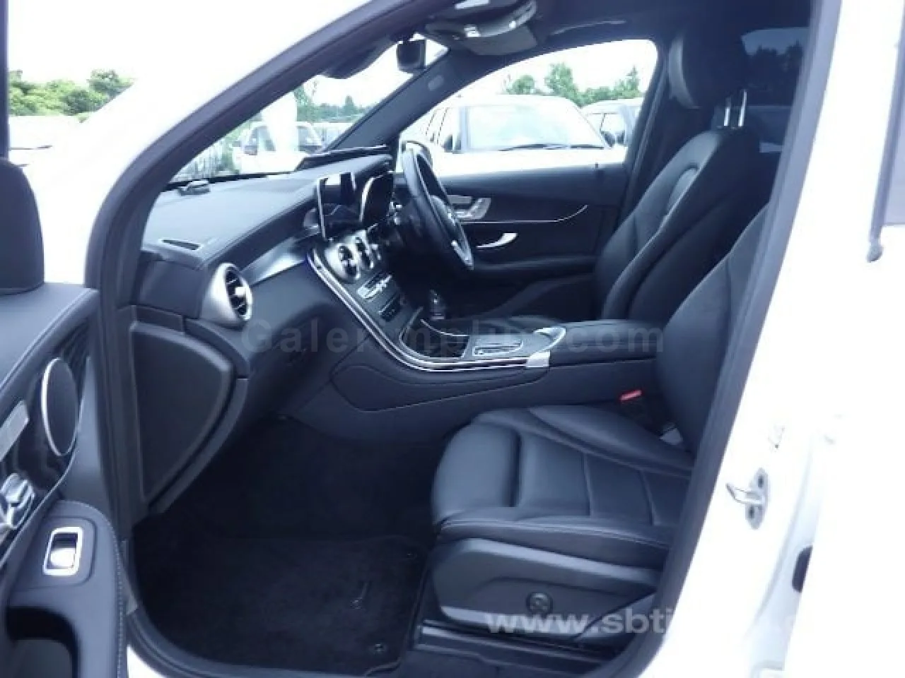 2022 Model Otomatik Mercedes - Benz GLC 220d AMG Gazimağusa Satılık İkinci El | GalerimPlus - Thumbnail 8