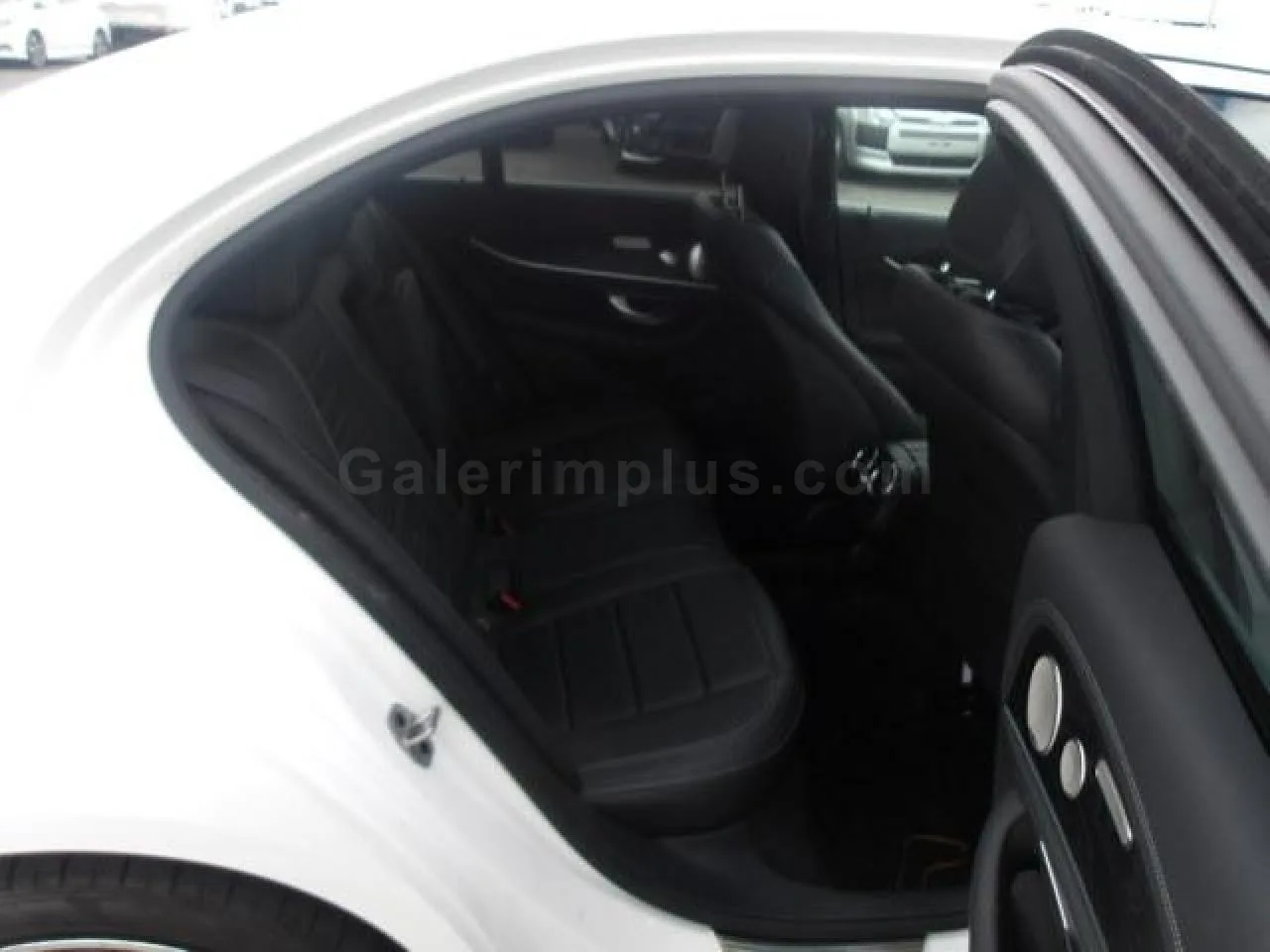 2022 Model Otomatik Mercedes-Benz E Serisi E 220 d Gazimağusa Satılık İkinci El | GalerimPlus - Thumbnail 7