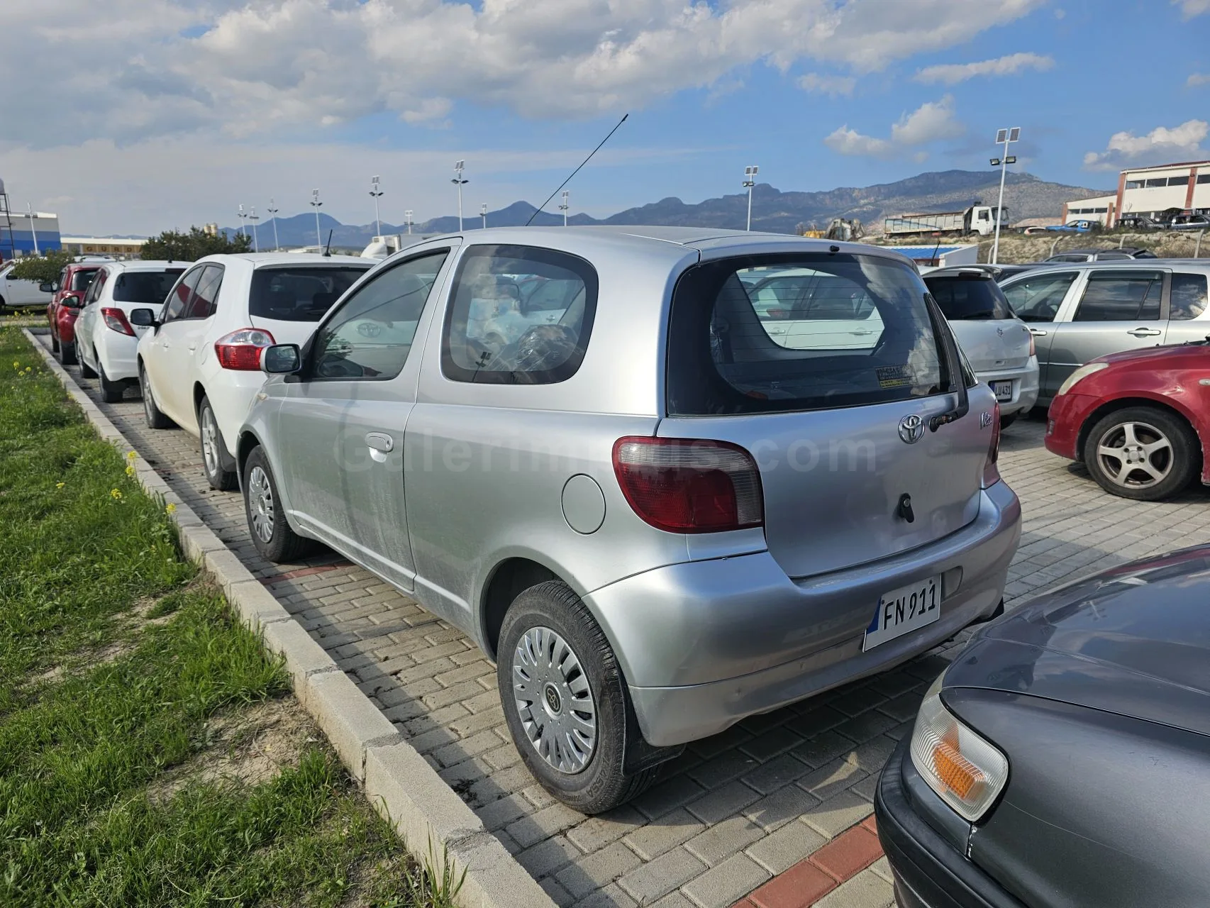 2001 Model Otomatik Toyota Vitz 1.3 16V Automatic Lefkoşa Satılık İkinci El | GalerimPlus - Thumbnail 3