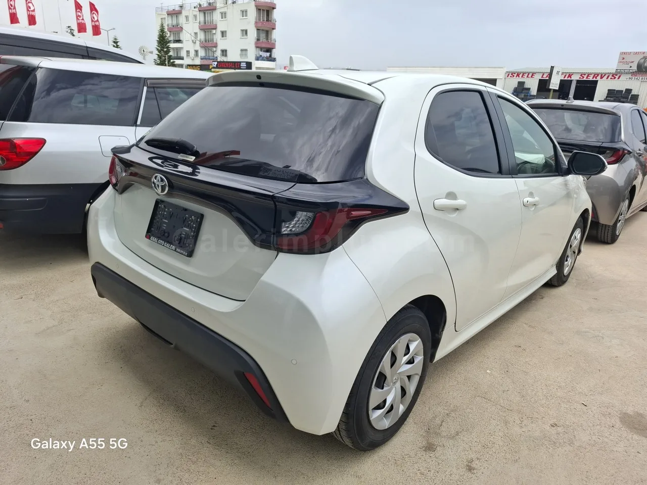 2022 Model Otomatik Toyota Yaris 1.0 İskele Satılık İkinci El | GalerimPlus - Thumbnail 4