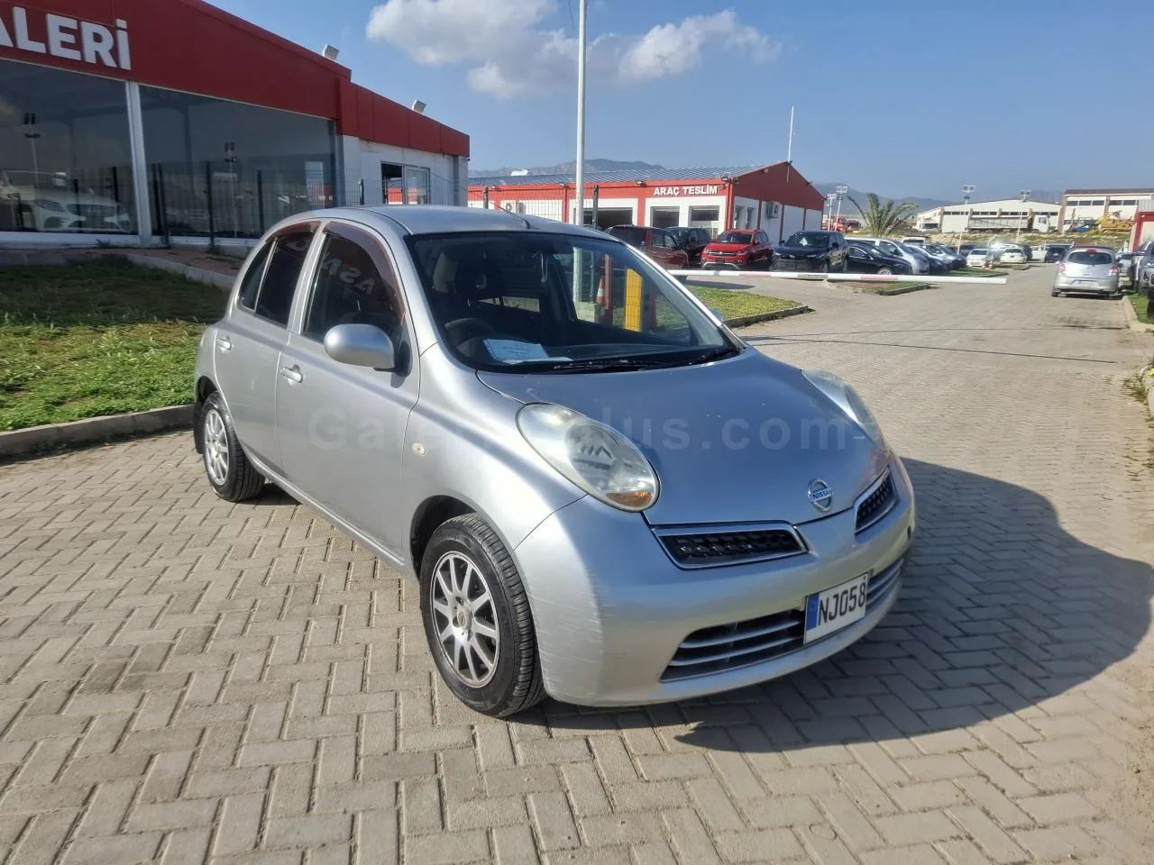 2010 Model Otomatik Nissan March 1.3 Lefkoşa Satılık İkinci El | GalerimPlus - Thumbnail 3