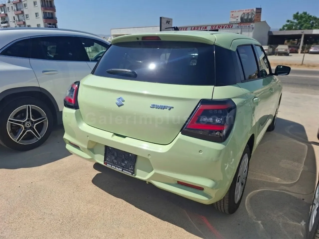 2025 Model Otomatik Suzuki Swift 1.2 İskele Satılık İkinci El | GalerimPlus - Thumbnail 4