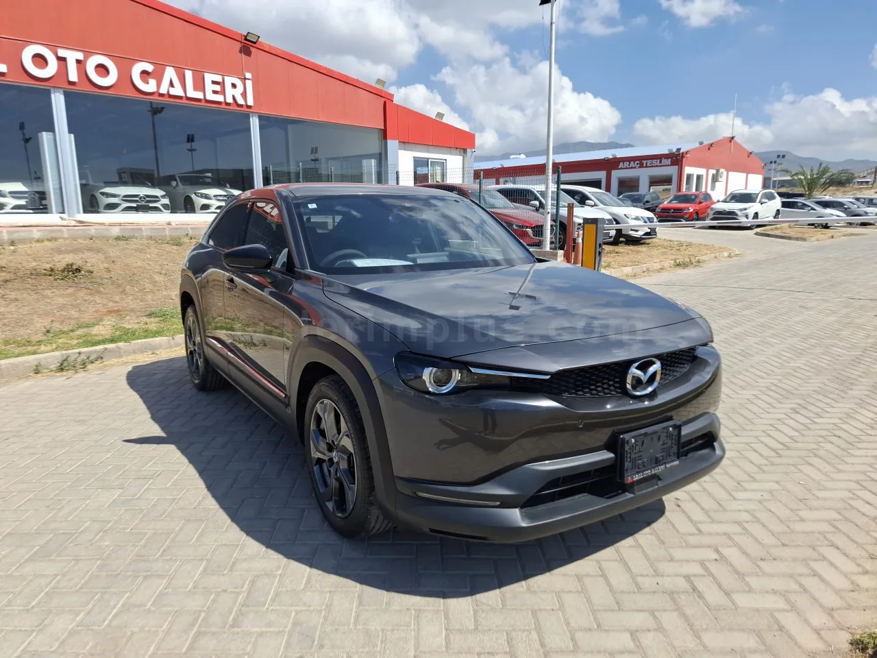 2022 Model Otomatik Mazda MX-30 2.0 e-Skyactiv Lefkoşa Satılık İkinci El | GalerimPlus - Thumbnail 3