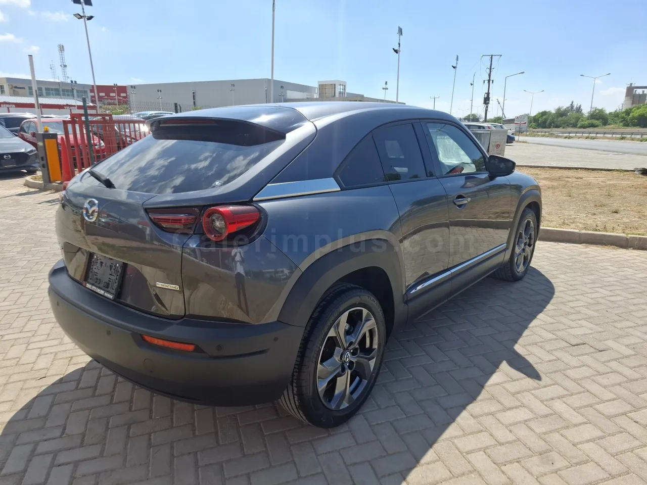 2022 Model Otomatik Mazda MX-30 2.0 e-Skyactiv Lefkoşa Satılık İkinci El | GalerimPlus - Thumbnail 5