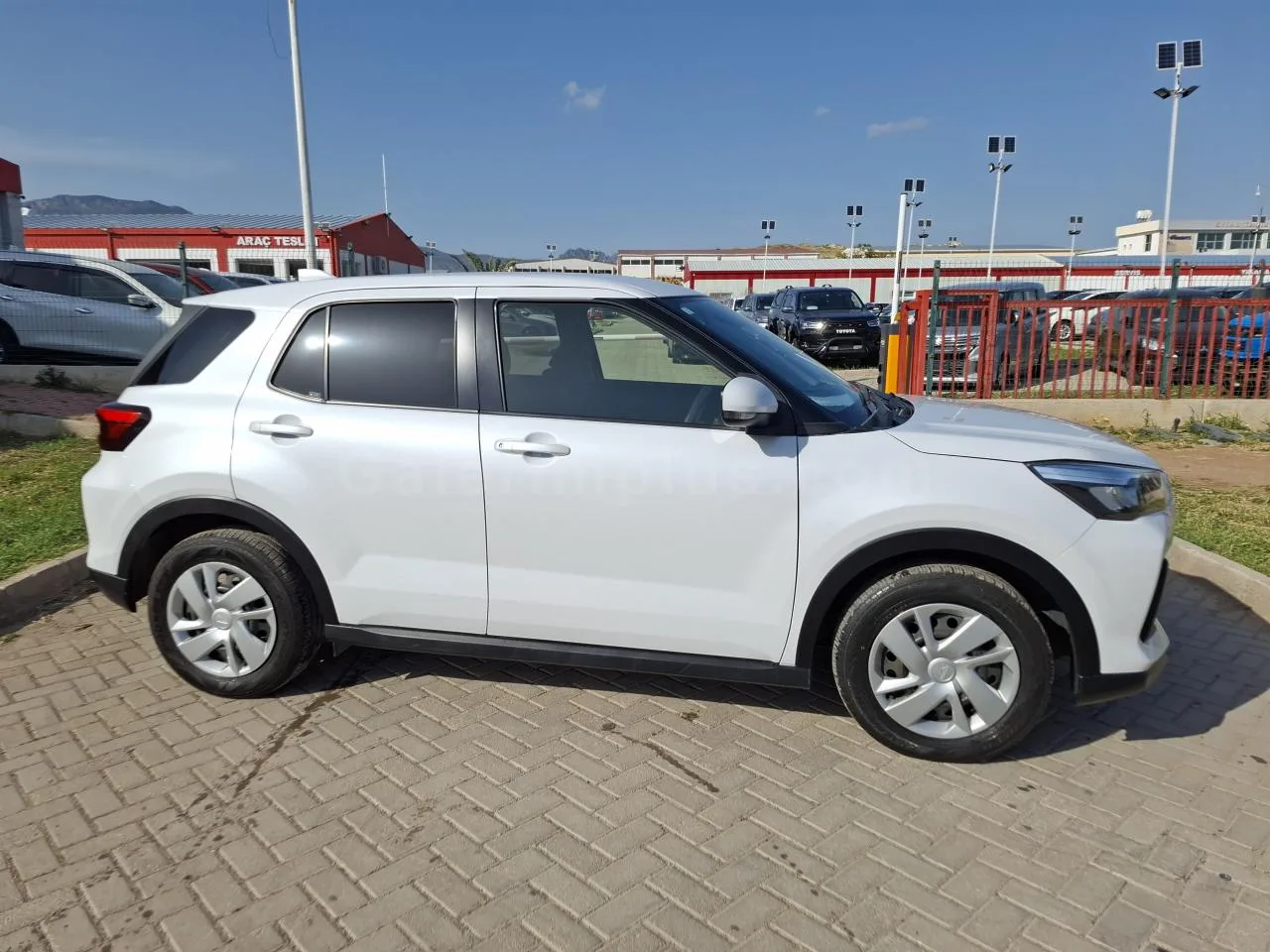 2023 Model Otomatik Daihatsu Rocky Lefkoşa Satılık İkinci El | GalerimPlus - Thumbnail 4