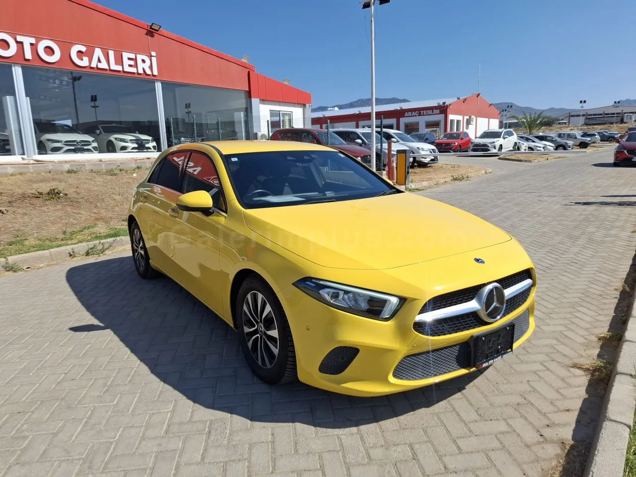 2021 Model Otomatik Mercedes-Benz A Serisi A 200d Lefkoşa Satılık İkinci El | GalerimPlus - Thumbnail 3