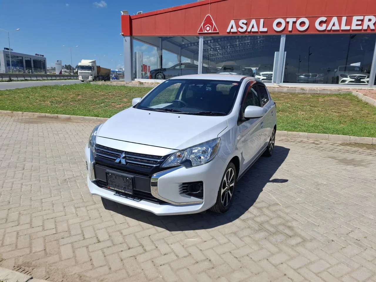 2022 Mitsubishi Mirage 1.2 Mivec GASOLINE AUTOMATIC Lefkoşa İlan görseli - GalerimPlus