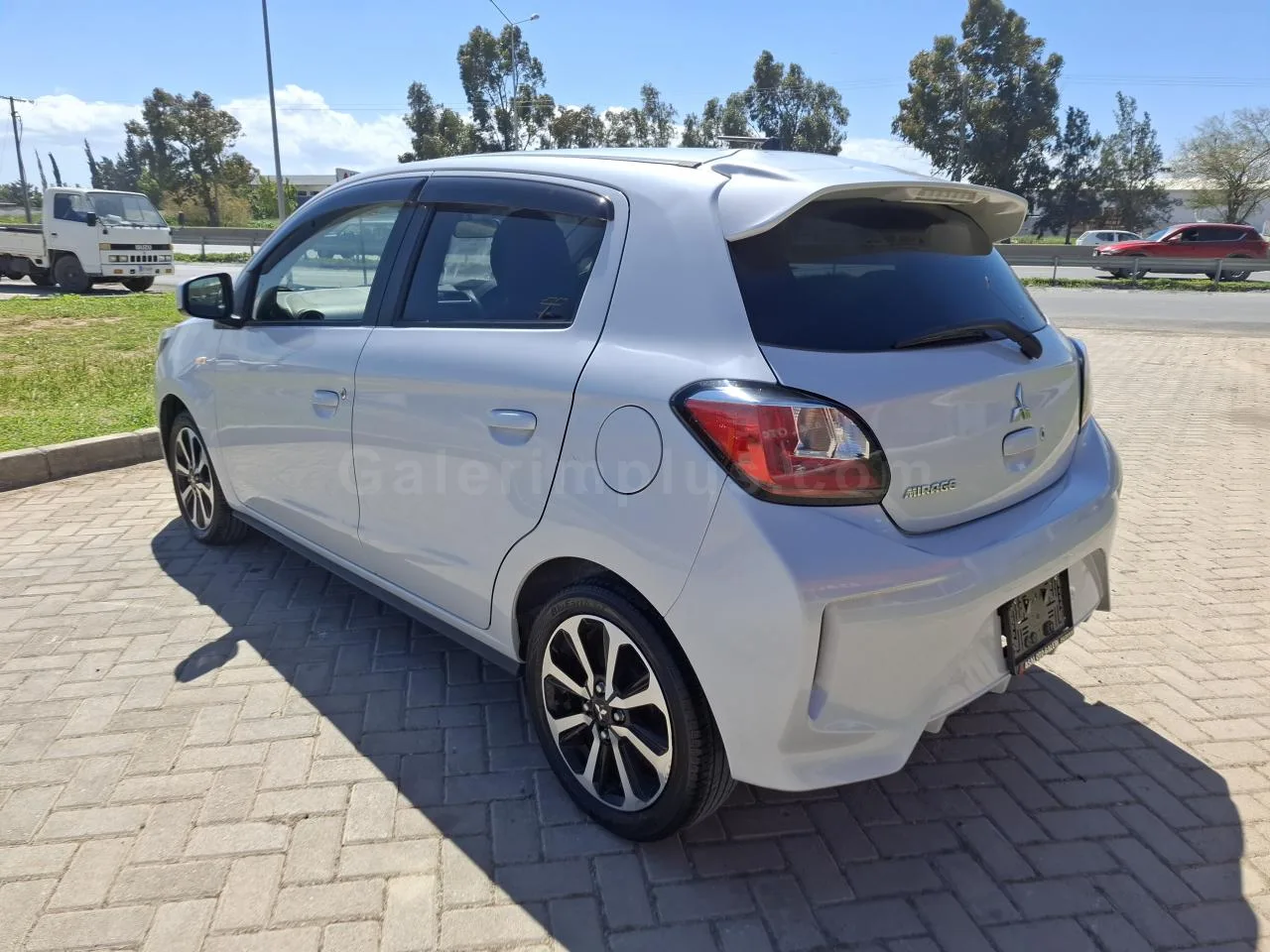 2022 Model Otomatik Mitsubishi Mirage 1.2 Mivec Lefkoşa Satılık İkinci El | GalerimPlus - Thumbnail 7
