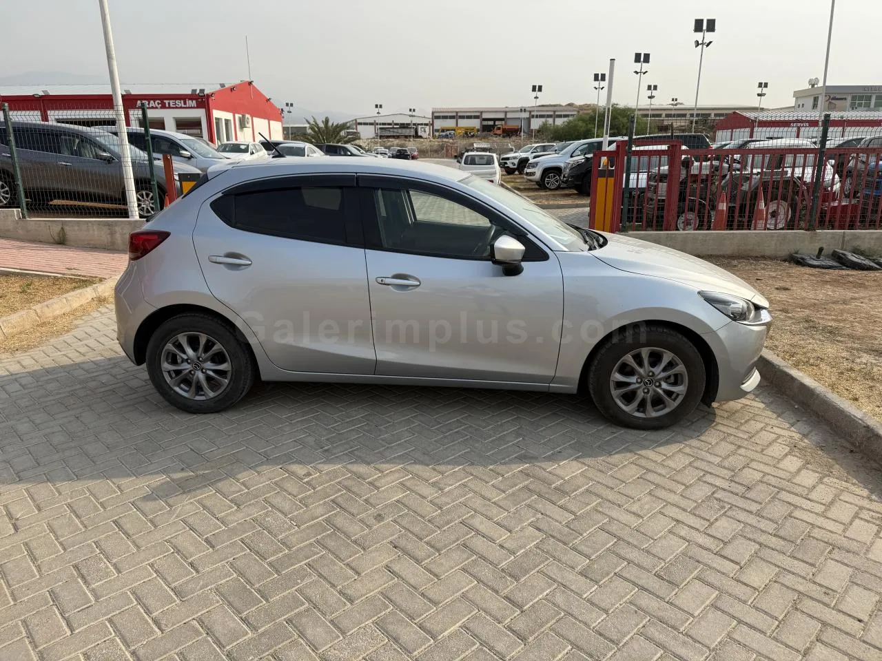 2022 Model Otomatik Mazda 2 1.5 Lefkoşa Satılık İkinci El | GalerimPlus - Thumbnail 4
