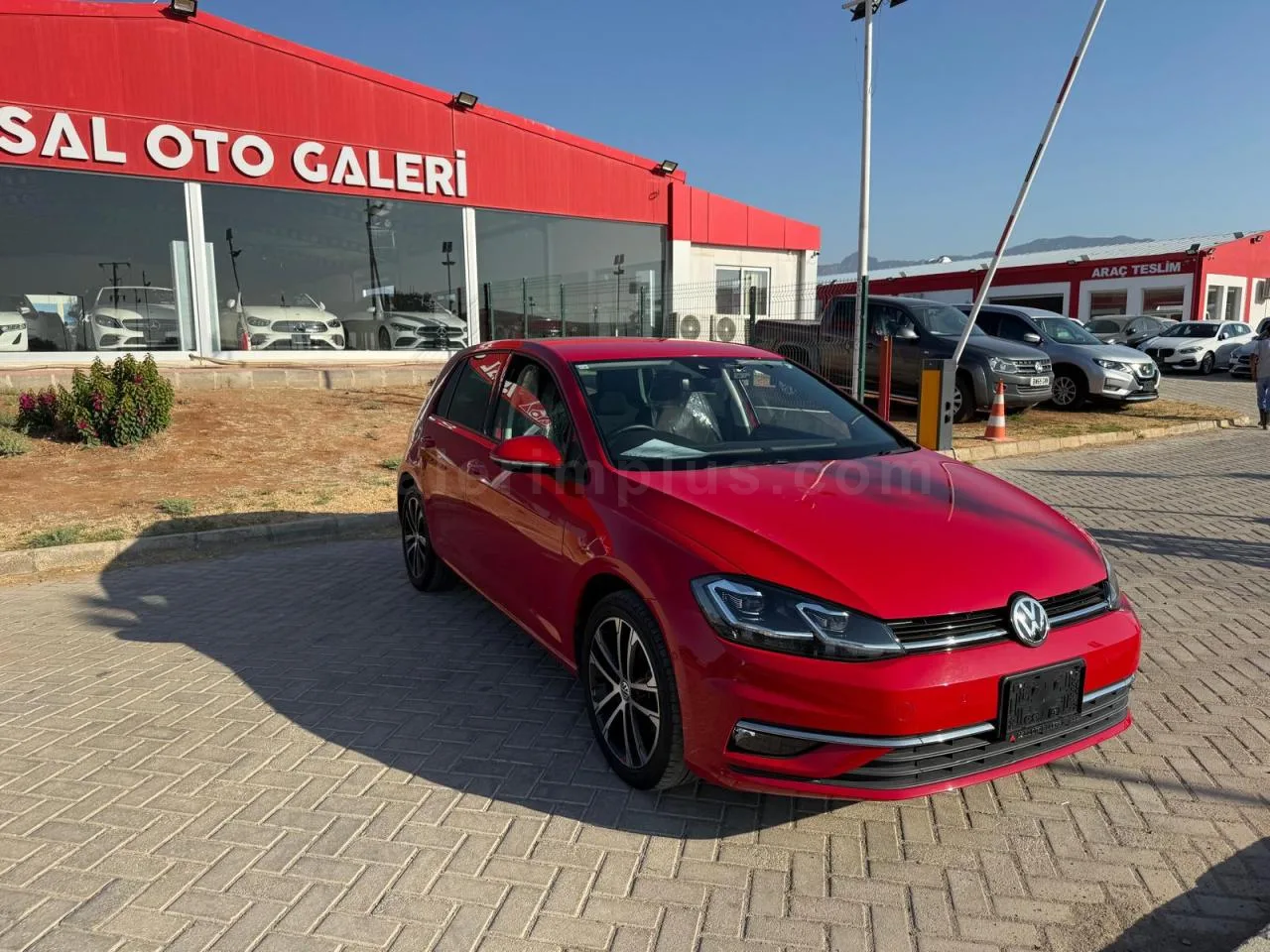2020 Model Otomatik Volkswagen Golf 2.0 TDI Lefkoşa Satılık İkinci El | GalerimPlus - Thumbnail 3
