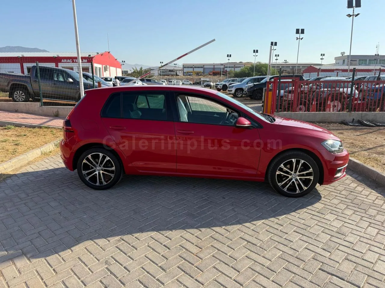 2020 Model Otomatik Volkswagen Golf 2.0 TDI Lefkoşa Satılık İkinci El | GalerimPlus - Thumbnail 4