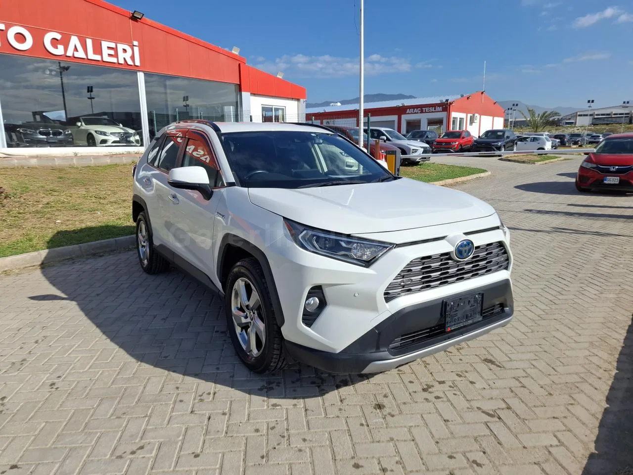 2021 Model Otomatik Toyota RAV4 2.5 Hybrid Lefkoşa Satılık İkinci El | GalerimPlus - Thumbnail 3