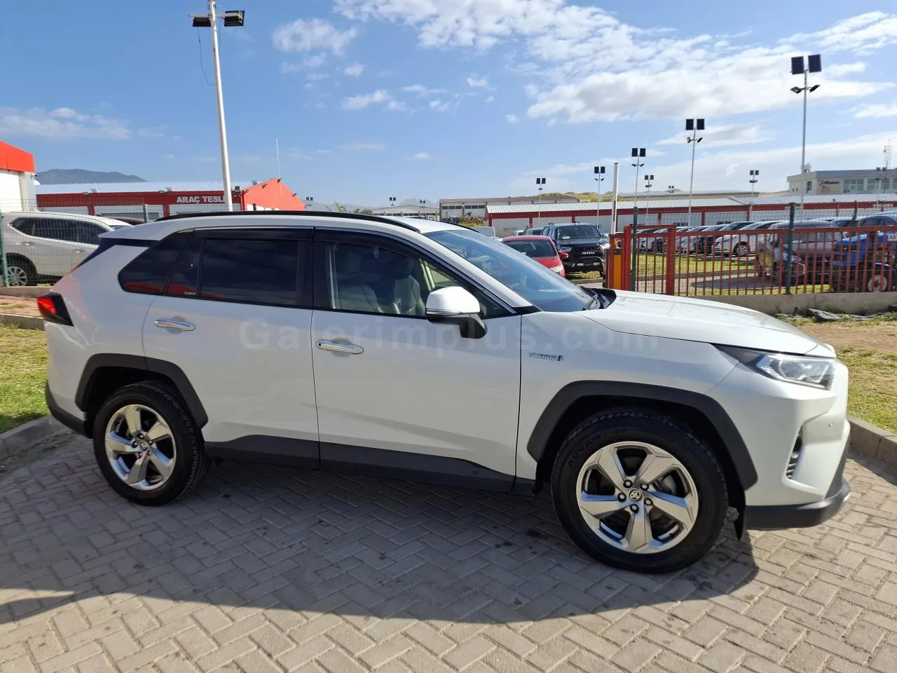 2021 Model Otomatik Toyota RAV4 2.5 Hybrid Lefkoşa Satılık İkinci El | GalerimPlus - Thumbnail 4