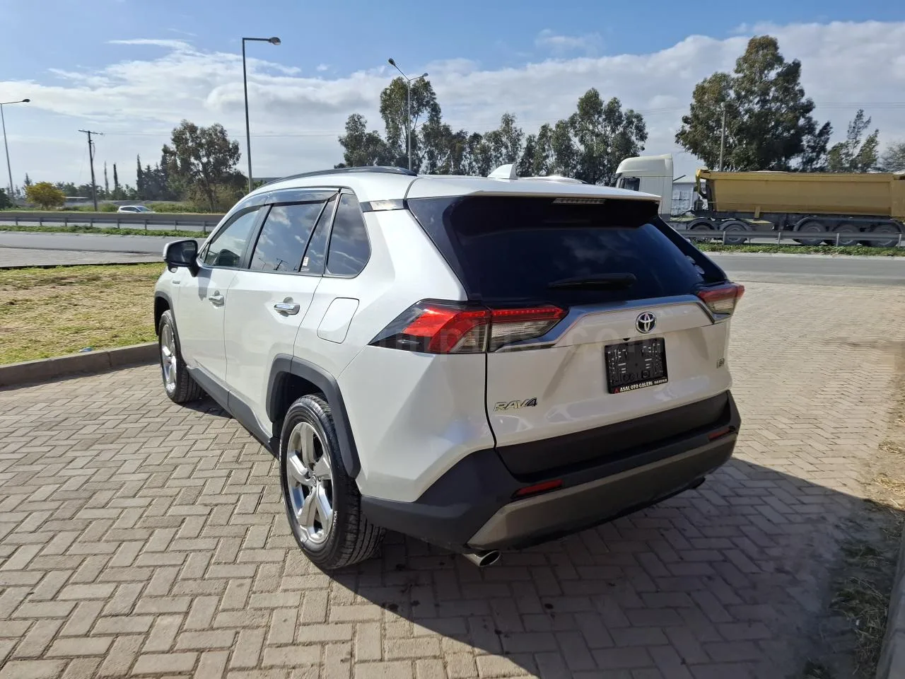 2021 Model Otomatik Toyota RAV4 2.5 Hybrid Lefkoşa Satılık İkinci El | GalerimPlus - Thumbnail 7