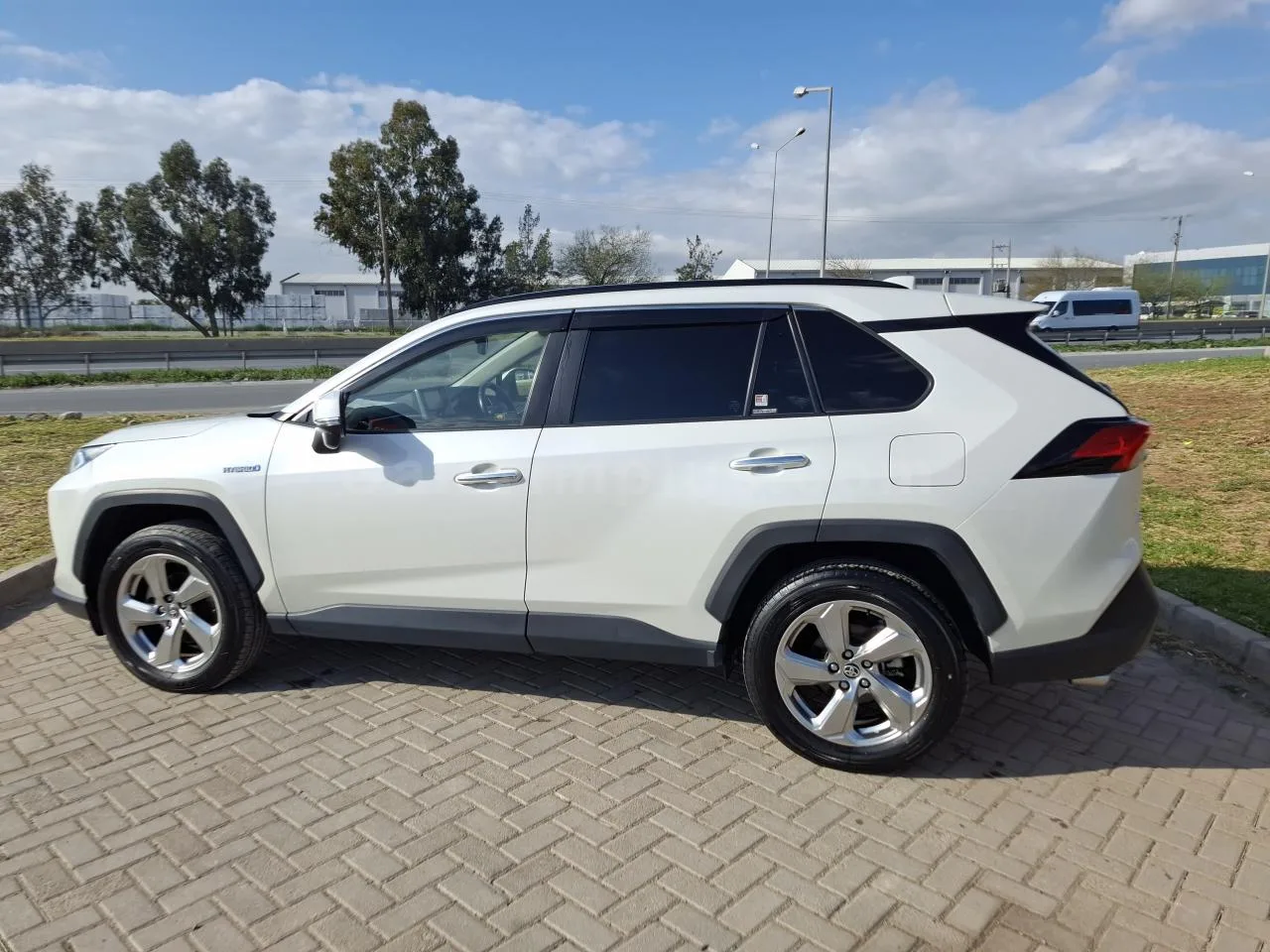 2021 Model Otomatik Toyota RAV4 2.5 Hybrid Lefkoşa Satılık İkinci El | GalerimPlus - Thumbnail 8