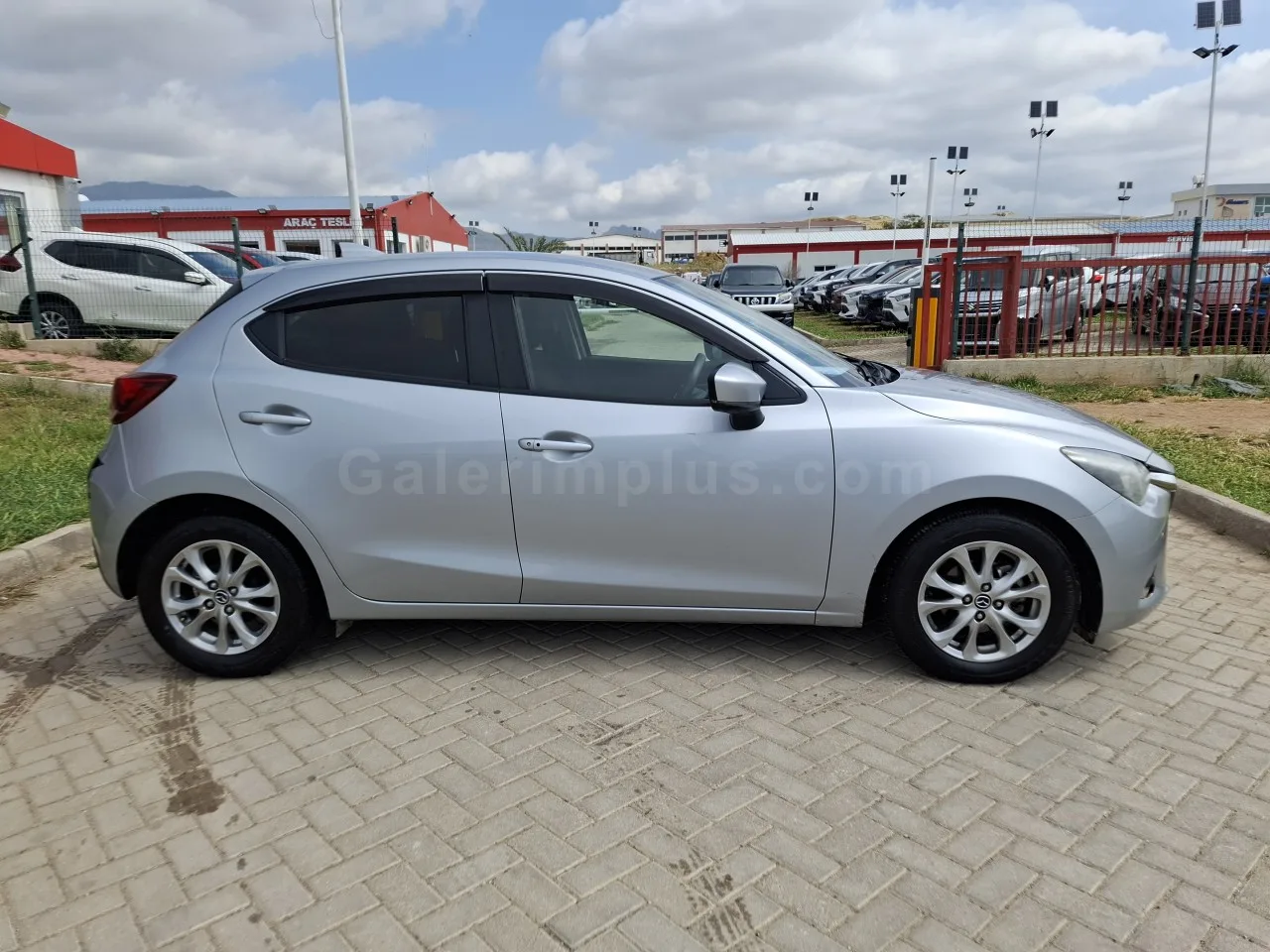 2019 Model Düz Mazda Demio 1.5 Lefkoşa Satılık İkinci El | GalerimPlus - Thumbnail 4